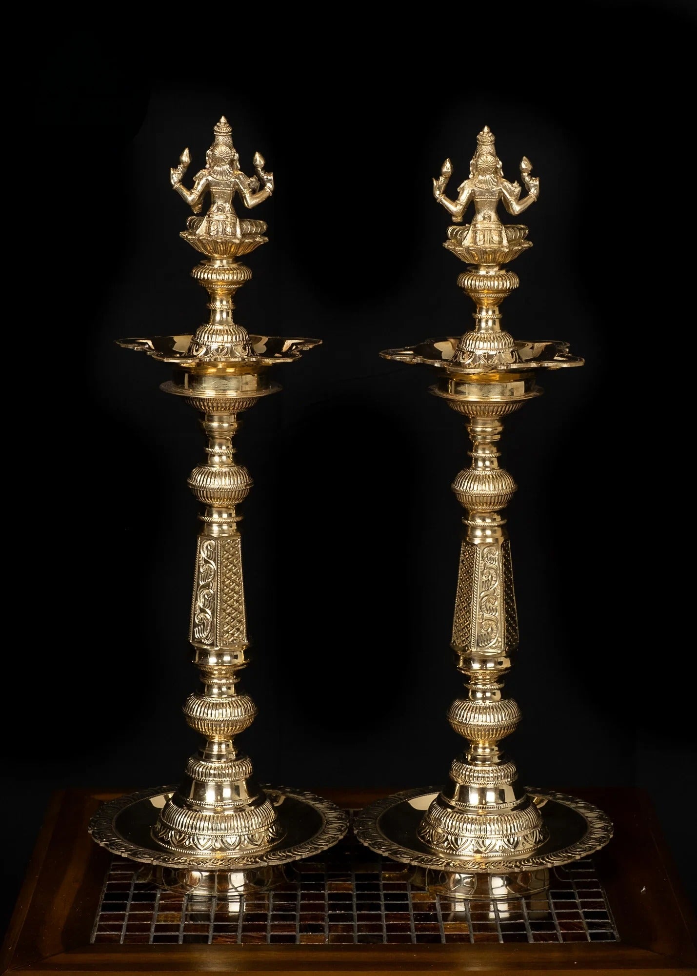 Brass Laxmi Lamp Nilavalakku deepam Weight 10.2 Kg And Height 24 Inch