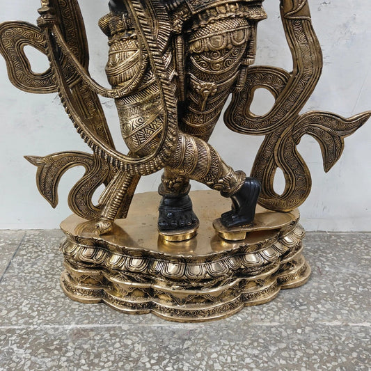 Brass Classic Krishna Weight 30 Kg And Height 36 Inch