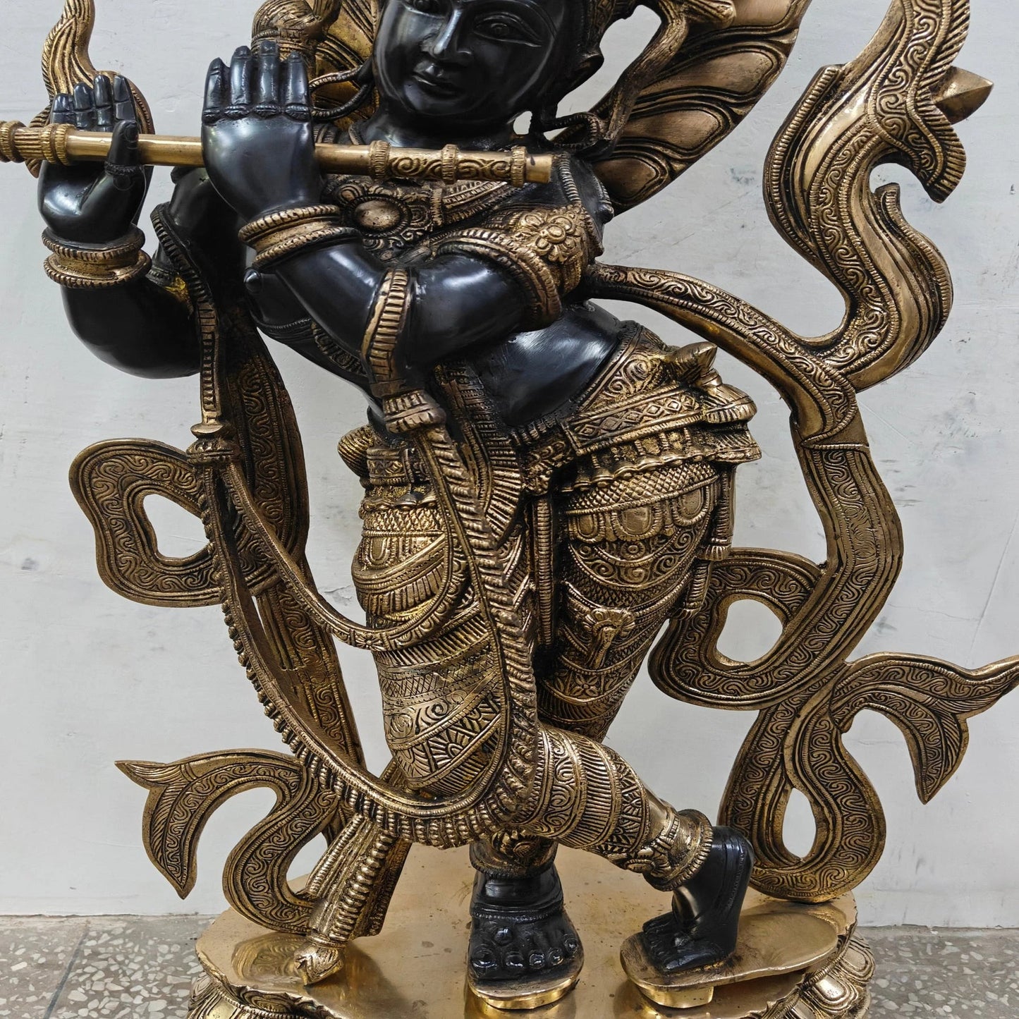 Brass Classic Krishna Weight 30 Kg And Height 36 Inch