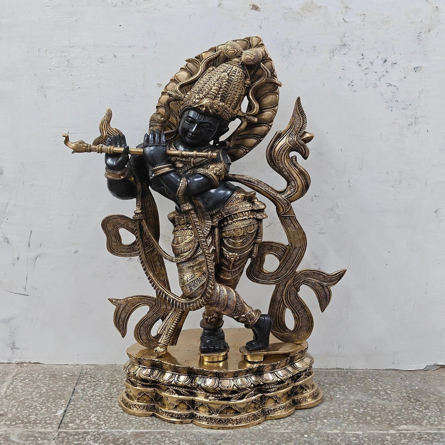 Brass Classic Krishna Weight 30 Kg And Height 36 Inch