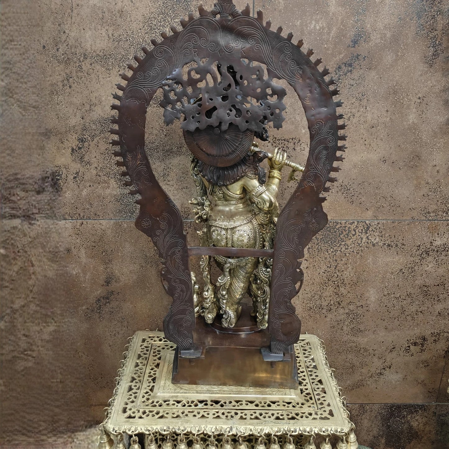 Brass Classic Standing Krishna Weight 36 Kg And Height 32 Inch