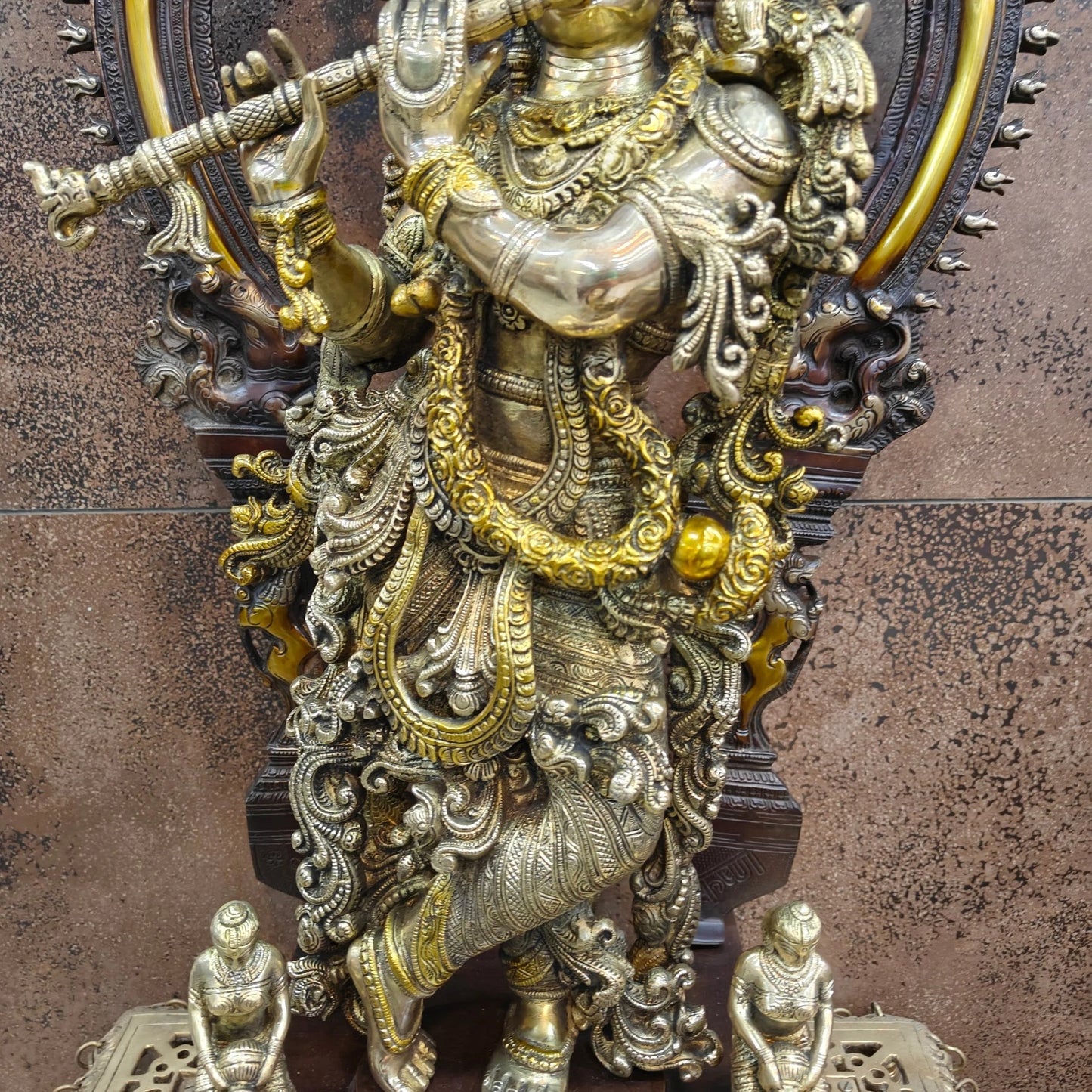 Brass Classic Standing Krishna Weight 36 Kg And Height 32 Inch