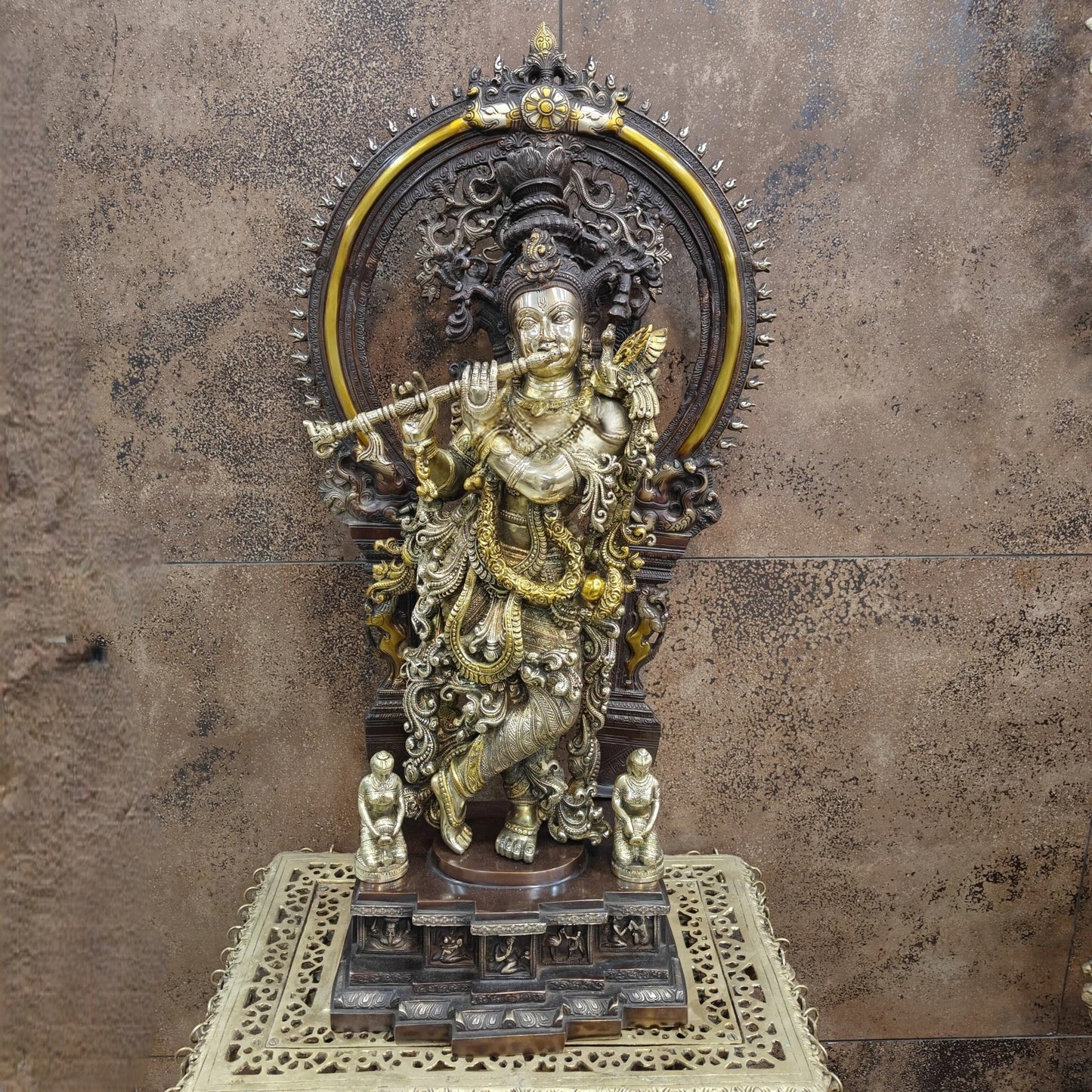 Brass Classic Standing Krishna Weight 36 Kg And Height 32 Inch
