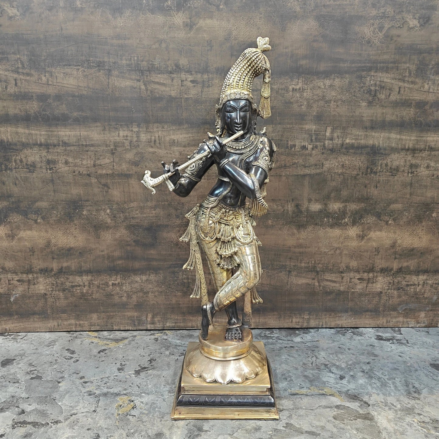 Brass Krishna Playing Flute Weight 26 Kg And Height 36 Inch