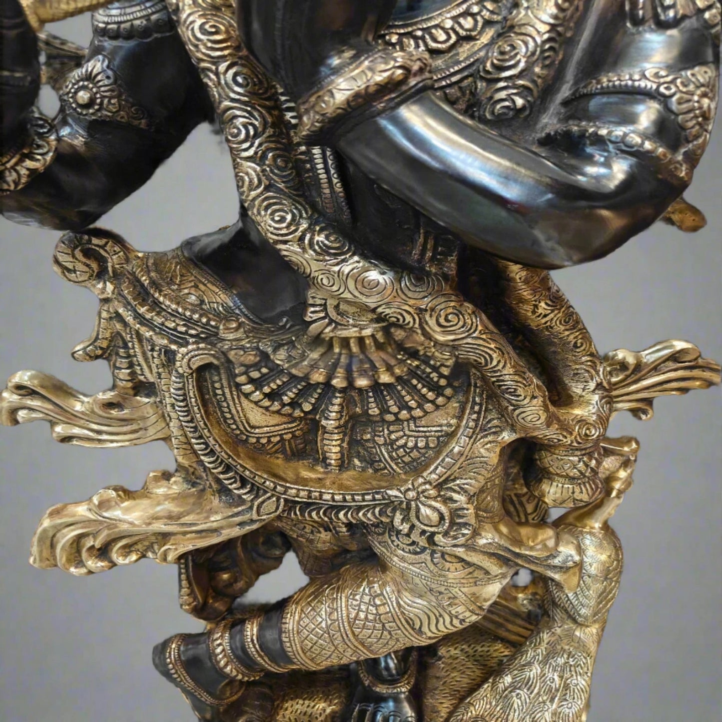 Brass Classic Krishna Playing Flute Weight 75.4 Kg And Height 48 Inch