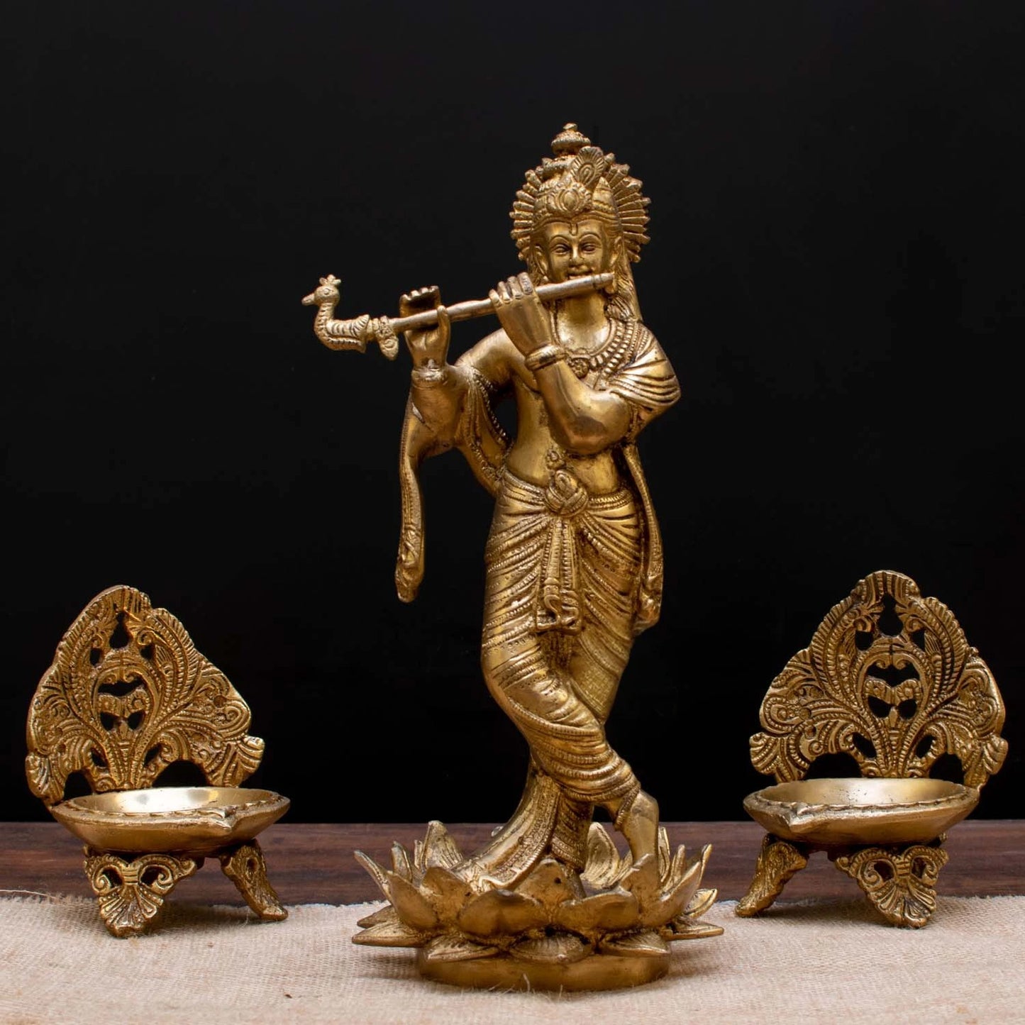 Brass Krishna Playing Flute Weight 2.8 Kg And Height 11 Inch
