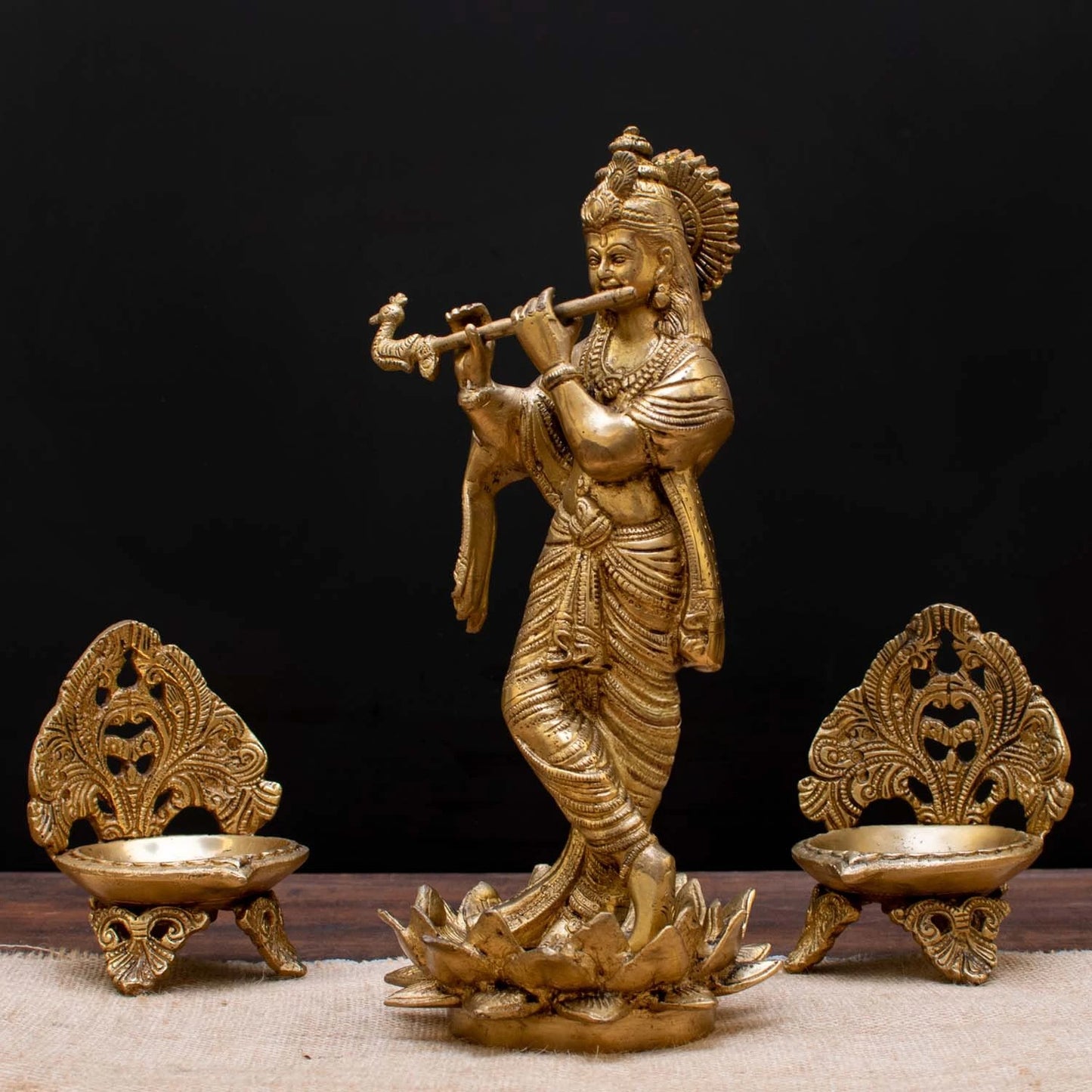Brass Krishna Playing Flute Weight 2.8 Kg And Height 11 Inch