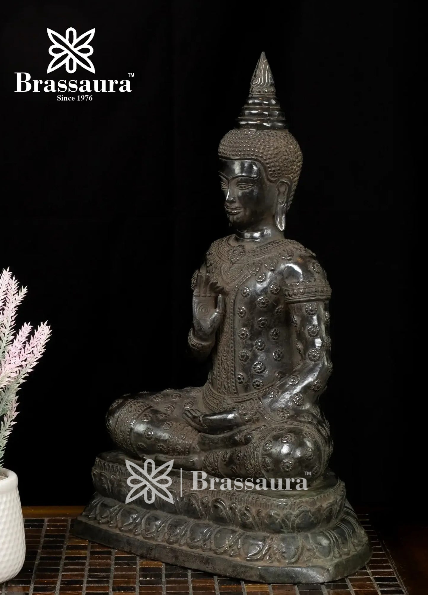 Bronze Balinese Buddha Idol For Home Decor Weight 5.3 Kg And Height 18.5 Inch