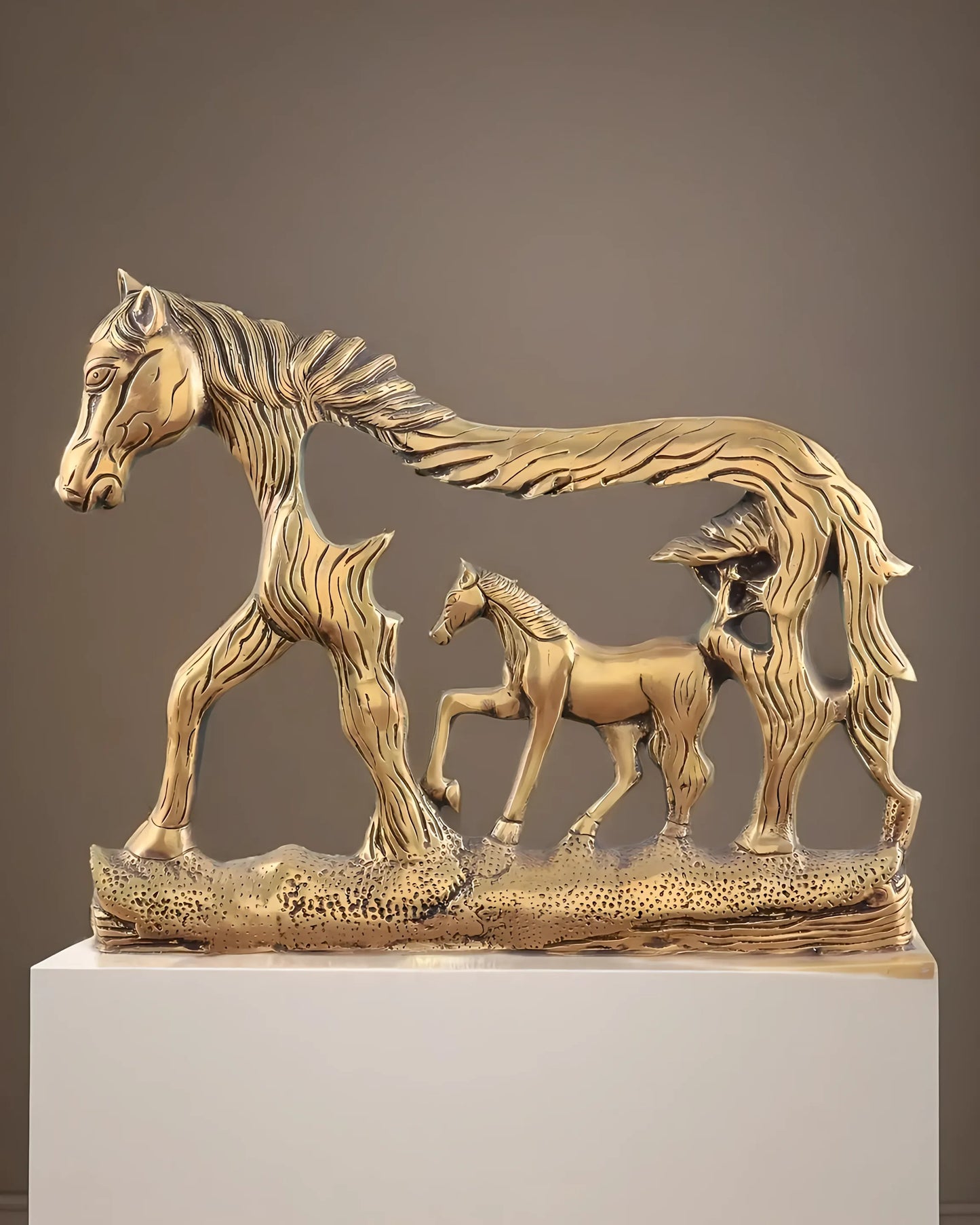 Brassaura™ Majestic Decorative Statue – Height 12" | Weight 4 Kgs