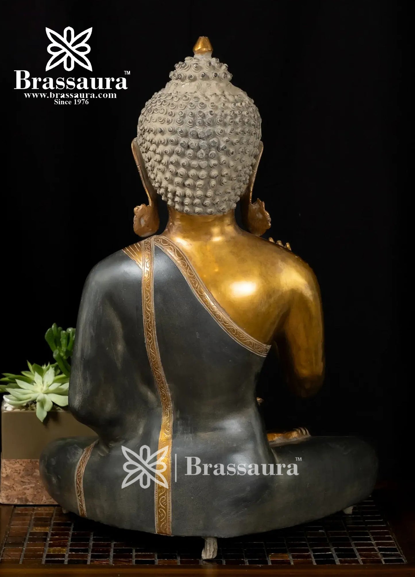 Brass Buddha For Home And Décor Weight 15.7 kg Height 19 Inch