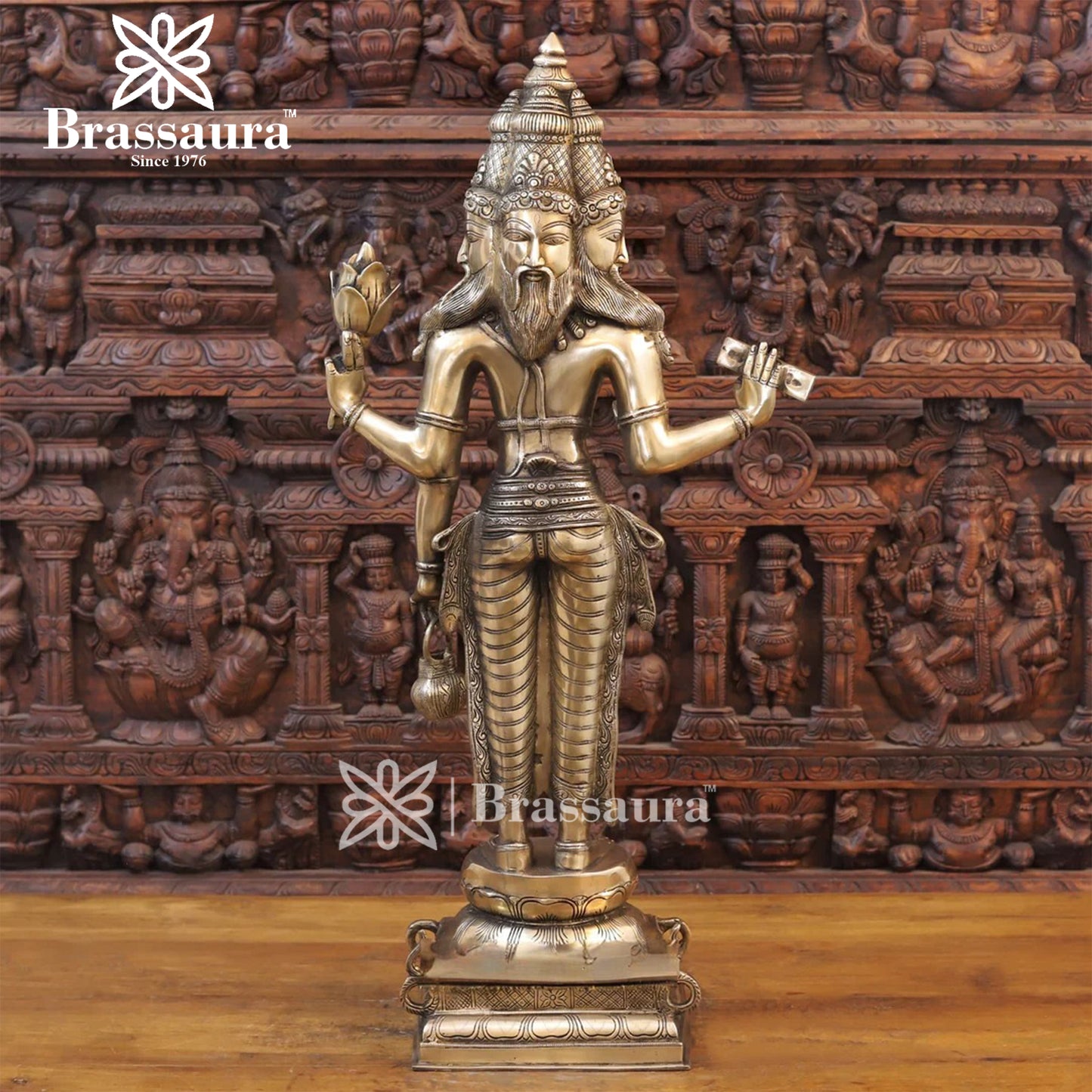 ब्रासोरा™ पीतल ब्रह्मा देव मूर्ति – ऊँचाई 38.5 इंच और वज़न 29.18 किलोग्राम | मंदिर की सजावट के लिए निर्माता का कलात्मक चित्रण
