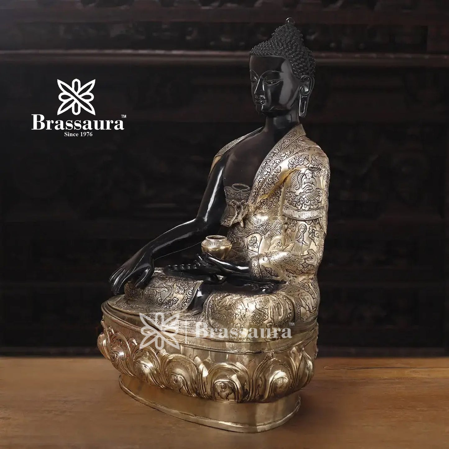 Brass Buddha For Home And Décor Weight 53.020 kg Height 33 Inch