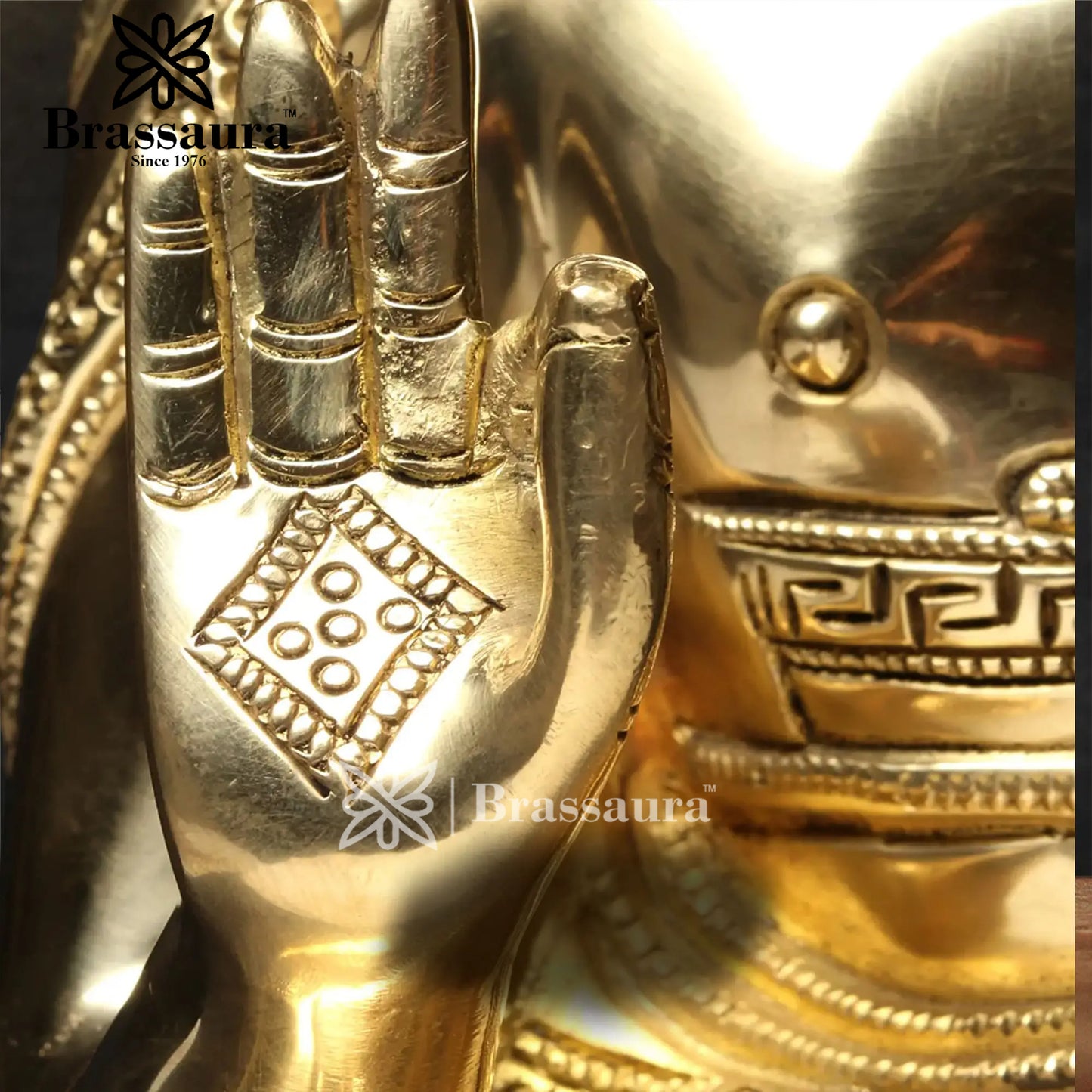 Brass Buddha For Home And Décor Weight 10.15 kg Height 17 Inch