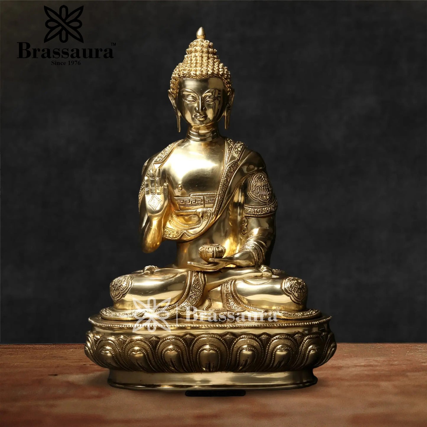 Brass Buddha For Home And Décor Weight 10.15 kg Height 17 Inch