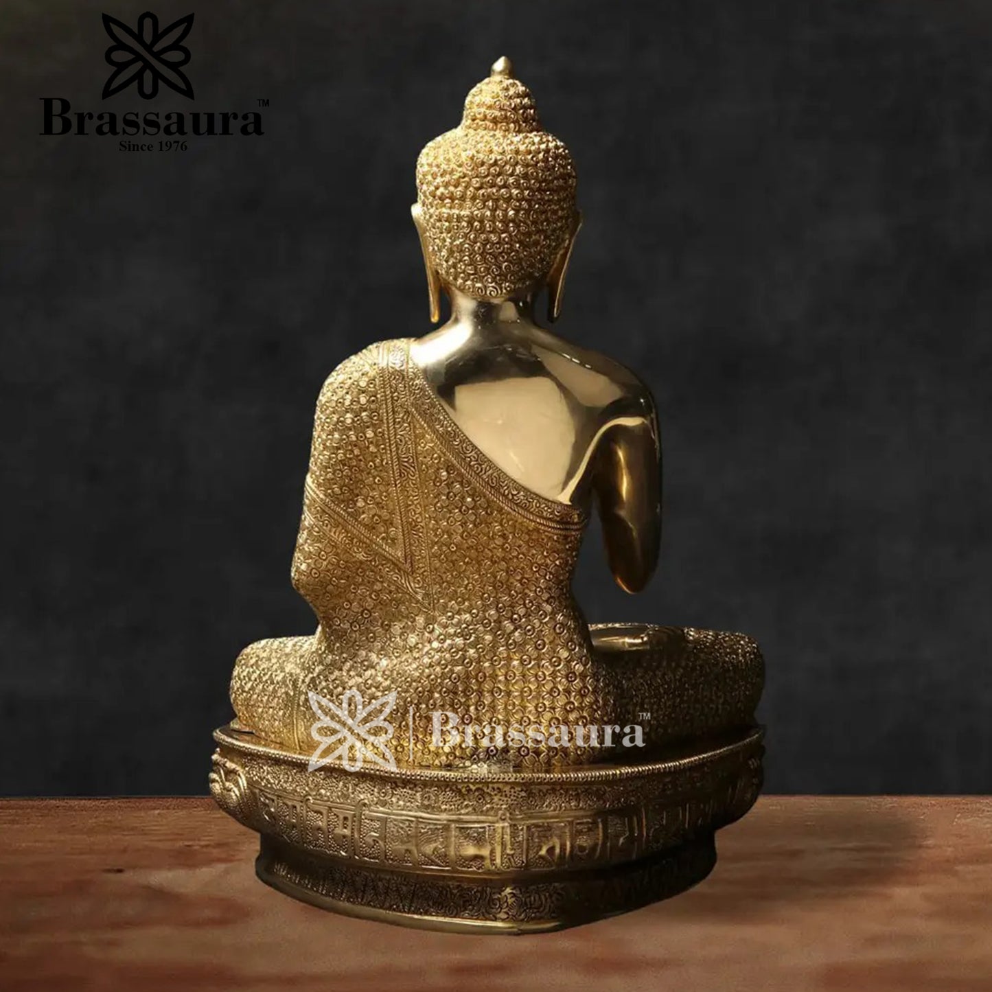 Brass Buddha For Home Décor And Gift Items Weight 23 Kg And Height 22 Inch