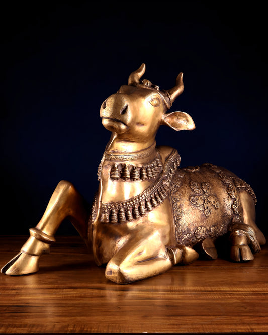 ब्रासॉरा™ एंटीक लार्ज ब्रास नंदी स्कल्पचर – ऊँचाई 21.5" व वज़न 30 किलो | पारंपरिक सजावट