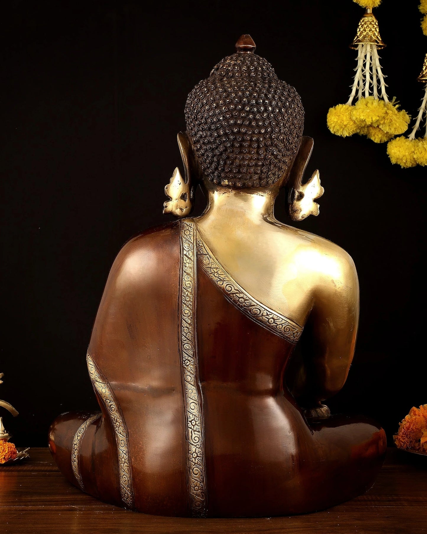 Brass Bhumisprasa Buddha Statue Weight 19.25 kg & Height 14 Inch