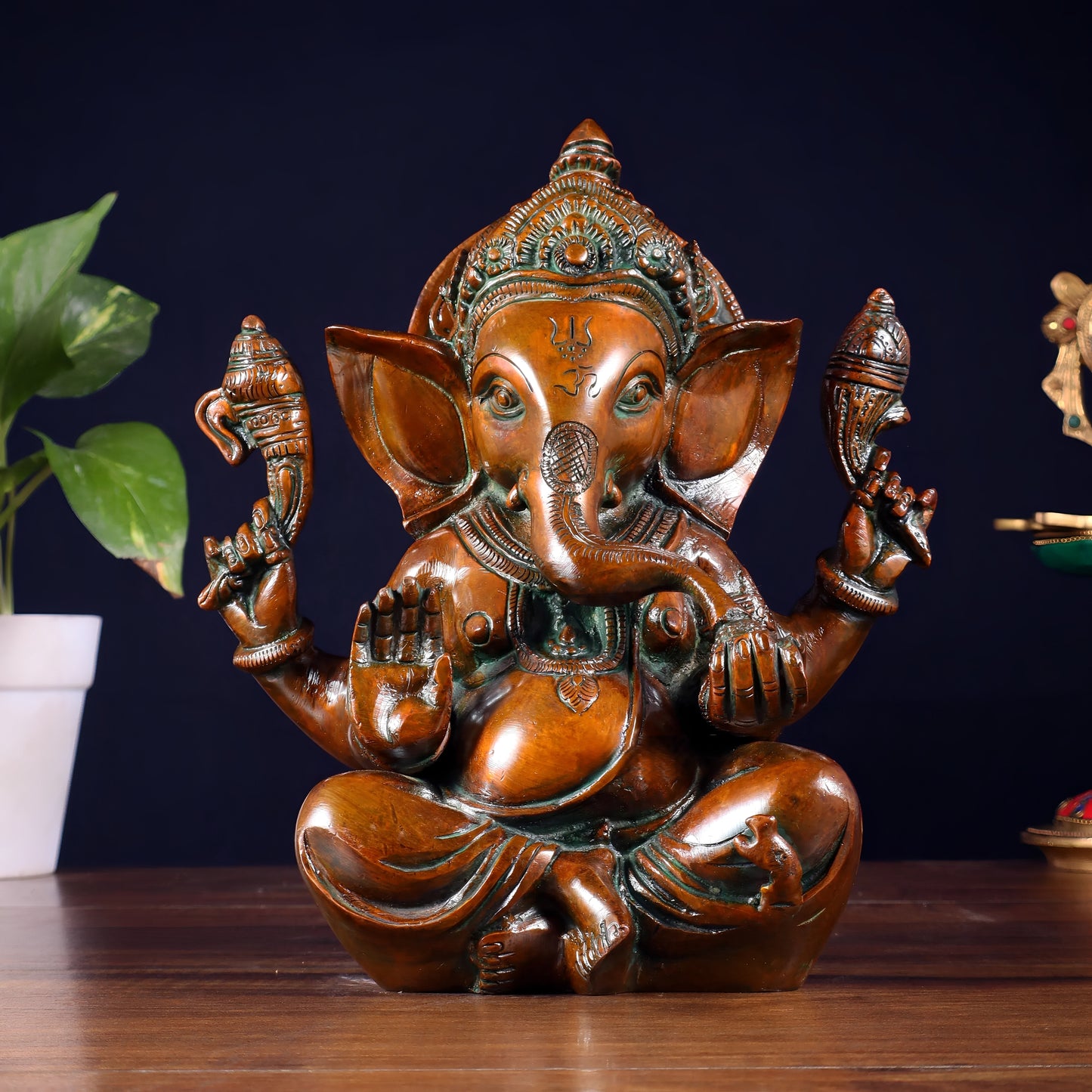 Brassaura™ Brass Taj Ganesha Idol with Exquisite Detailing | Height 8 Inches & Weight 3 Kgs