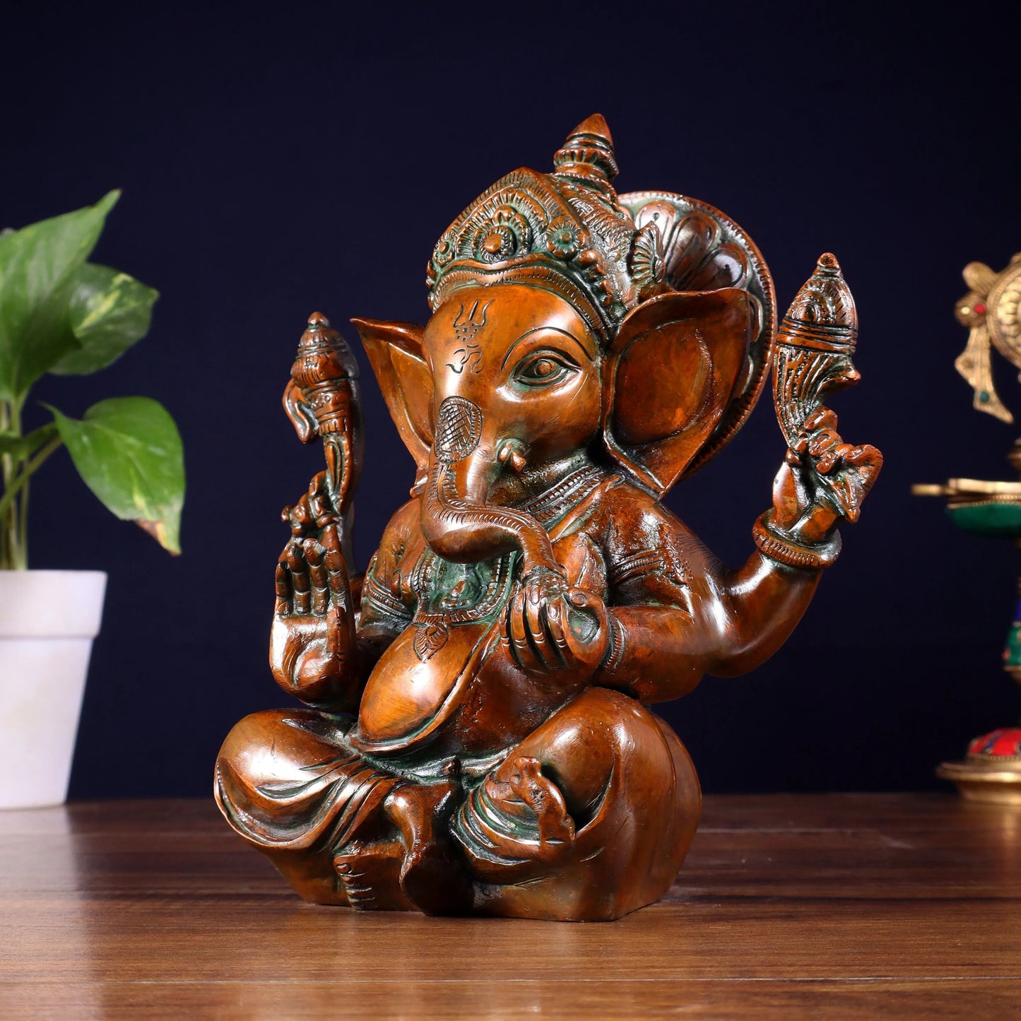 Brassaura™ Brass Taj Ganesha Idol with Exquisite Detailing | Height 8 Inches & Weight 3 Kgs