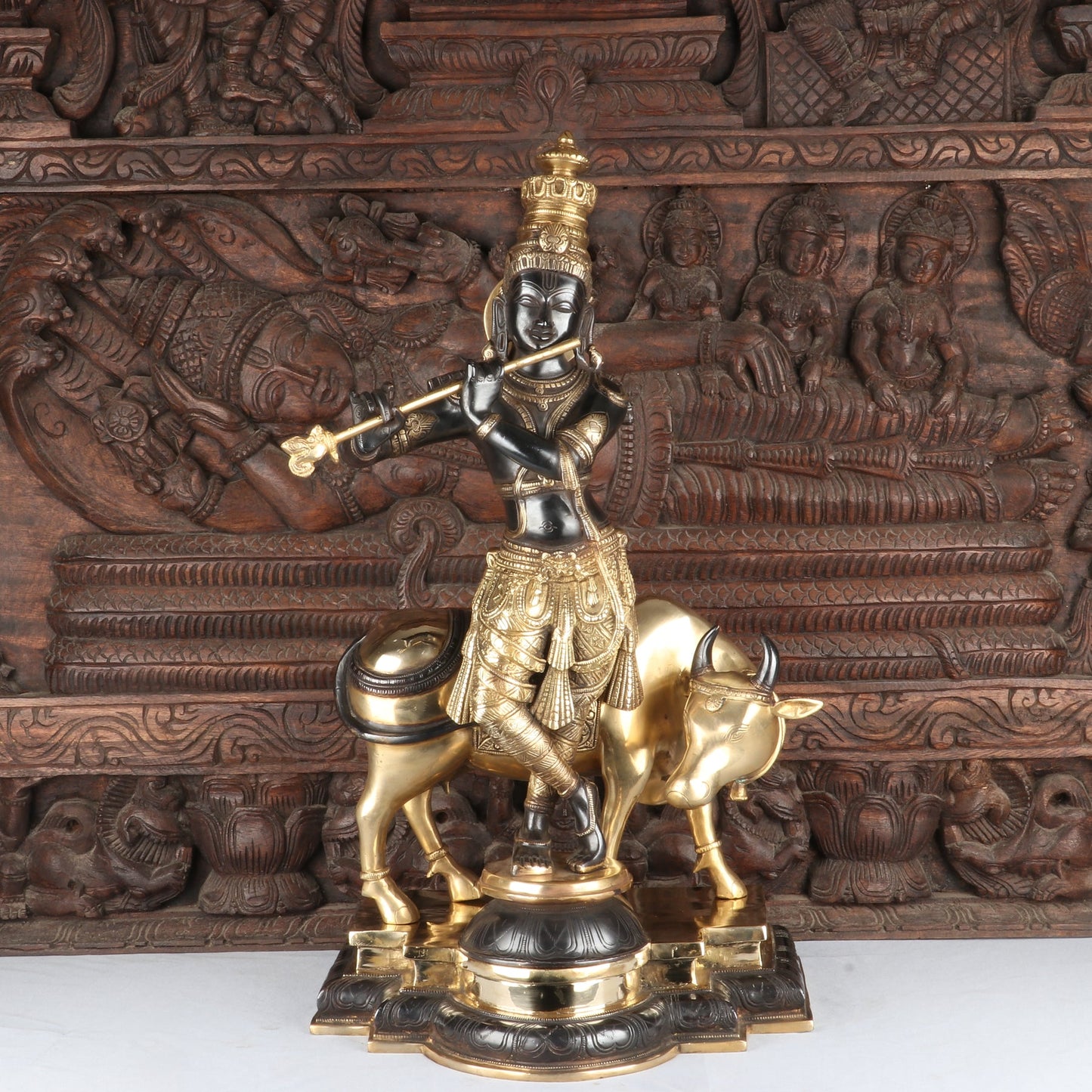 Brass Cow & Krishna Playing Flute Weight 25.5 Kg And Height 26 Inch