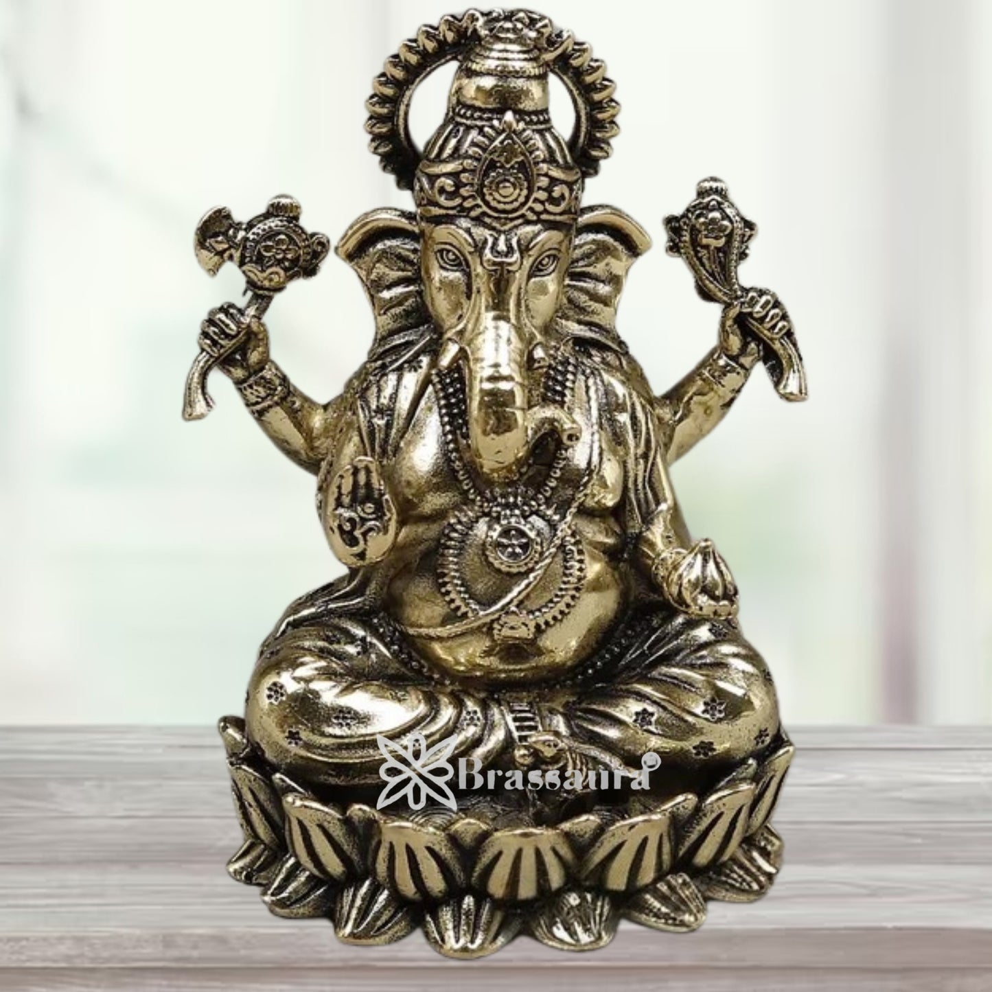 Brass Super fine Ganesha Statue Weight .046 Kg And Height 2 Inch