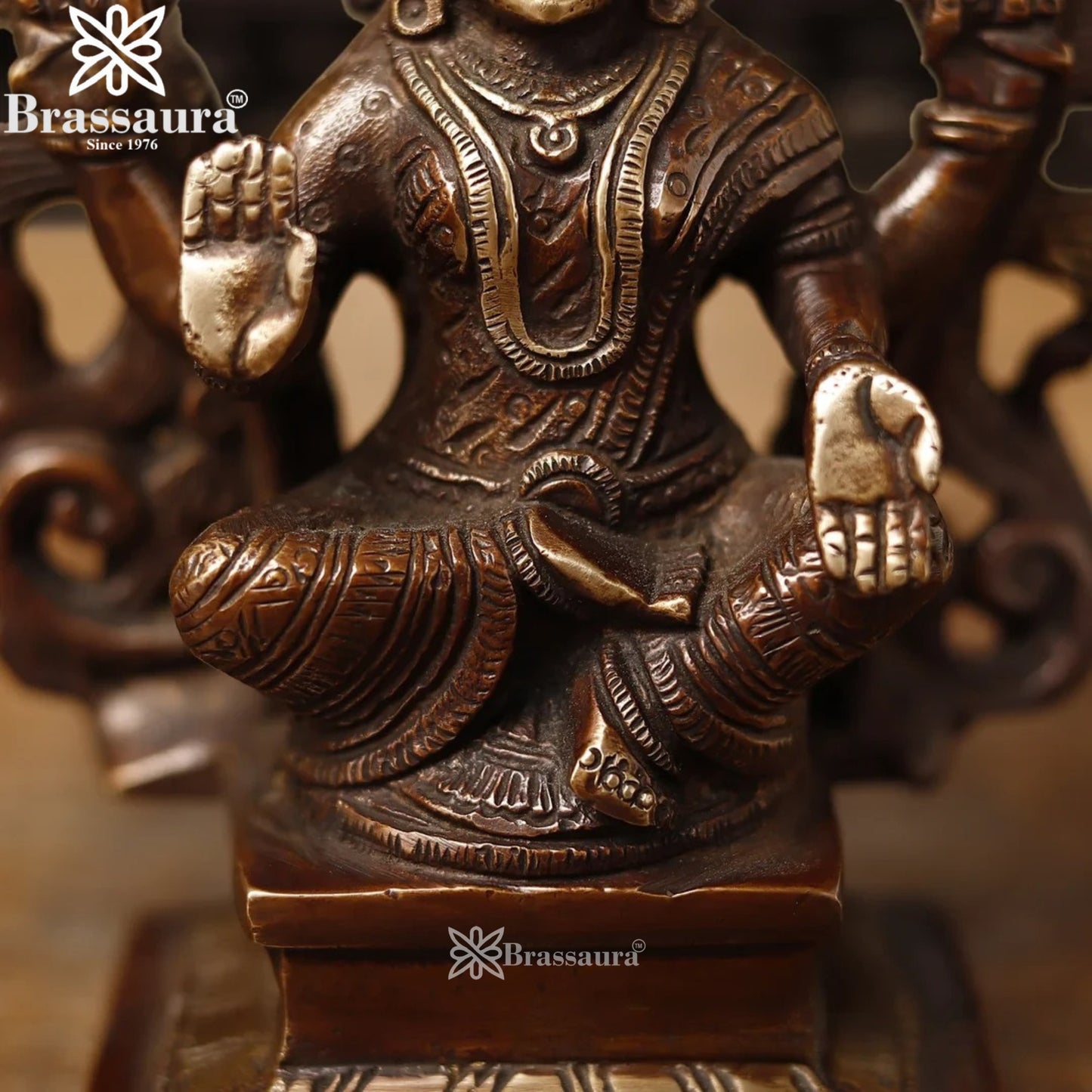 Brassaura™ Brass Laxmi Murti – Height 7.5 Inches & Weight 1.57 Kgs | Hindu Goddess Idol
