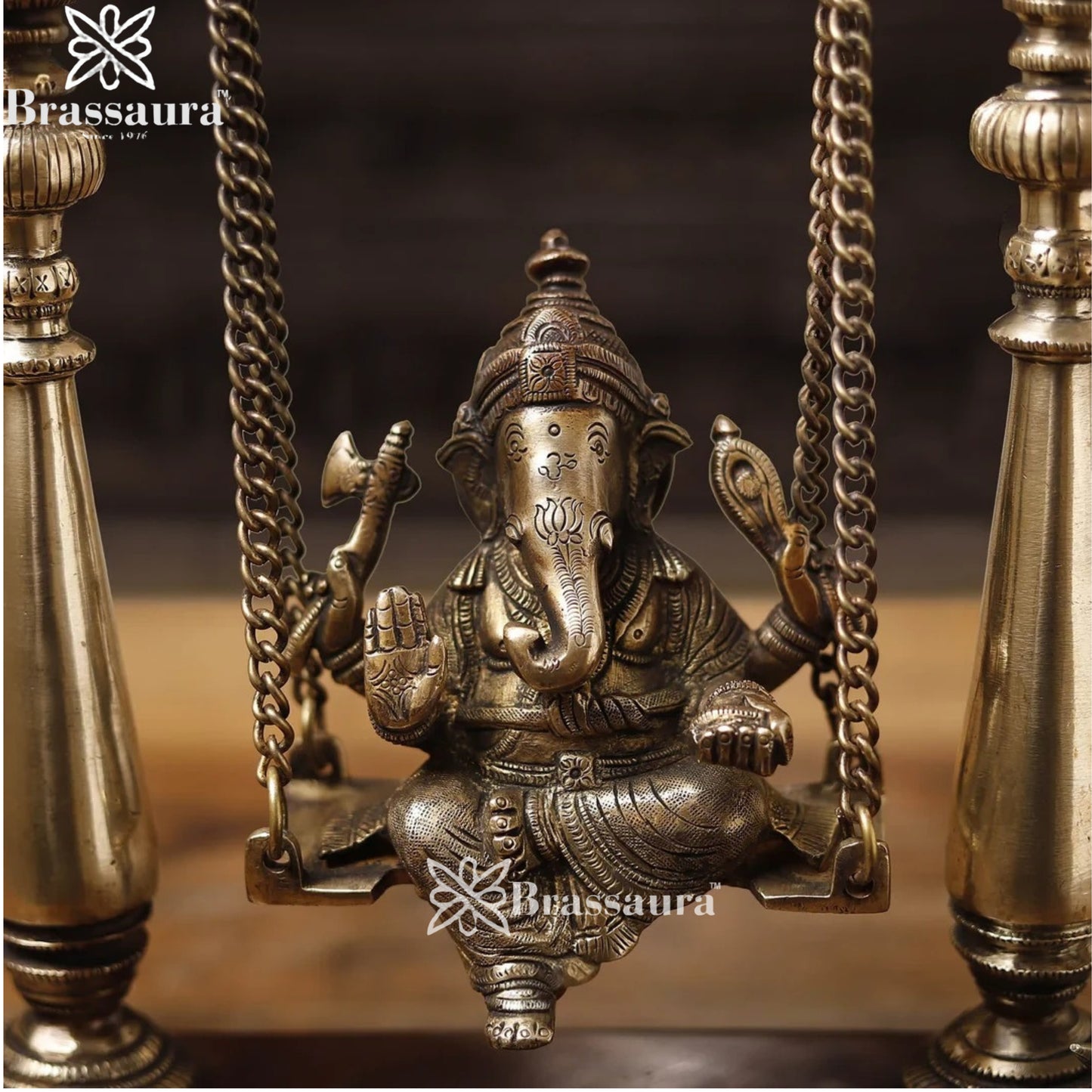 Brass Ganesha Jhula Weight 6.6 Kg & Height 16 Inch