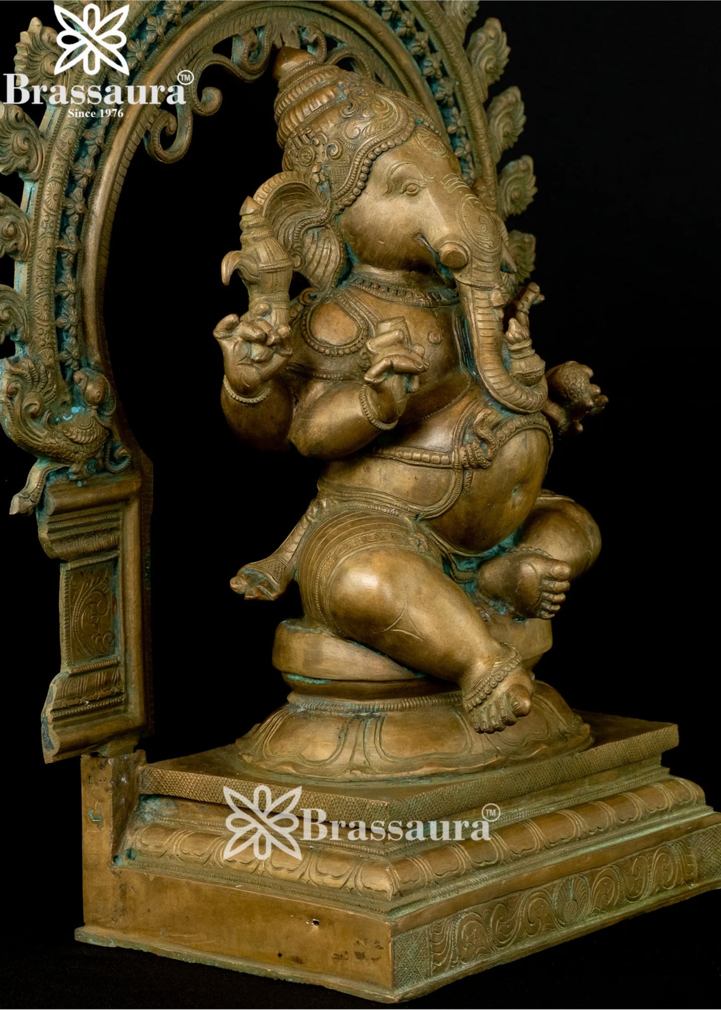 Bronze Ring Ganesha Statue Weight 22 Kg And Height 21 Inch