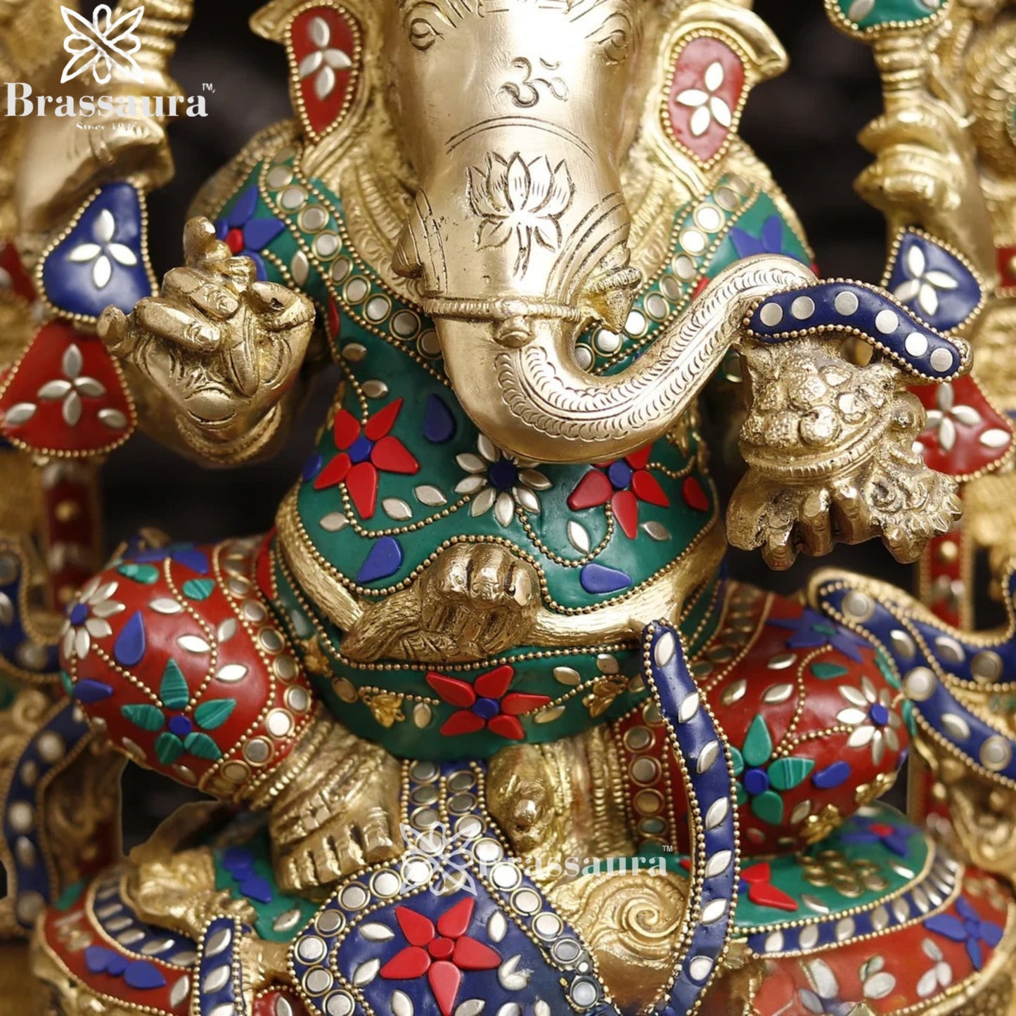 Brass Gem Stone Work Ring Ganesha Weight 32 Kg & Height 28 Inch