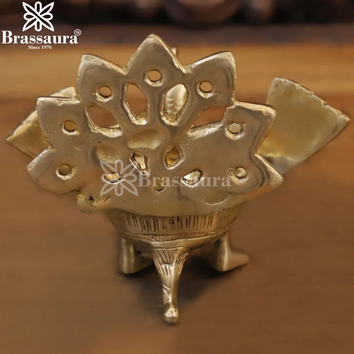 Brassaura™ Brass Peacock Urli Statue – Height 7 Inches & Weight 1.52 Kgs | Cultural Home Décor