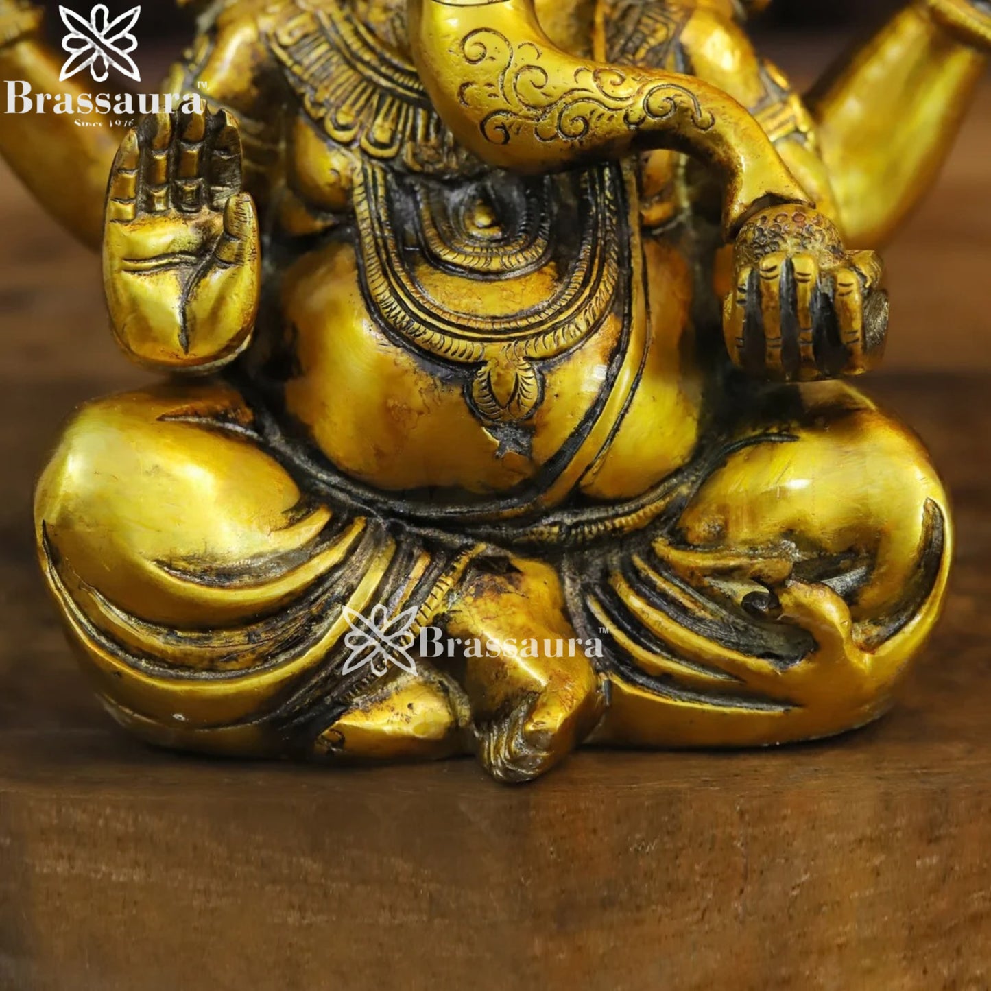 Brass Ganesha Weight 4.3 Kg & Height 9 Inch