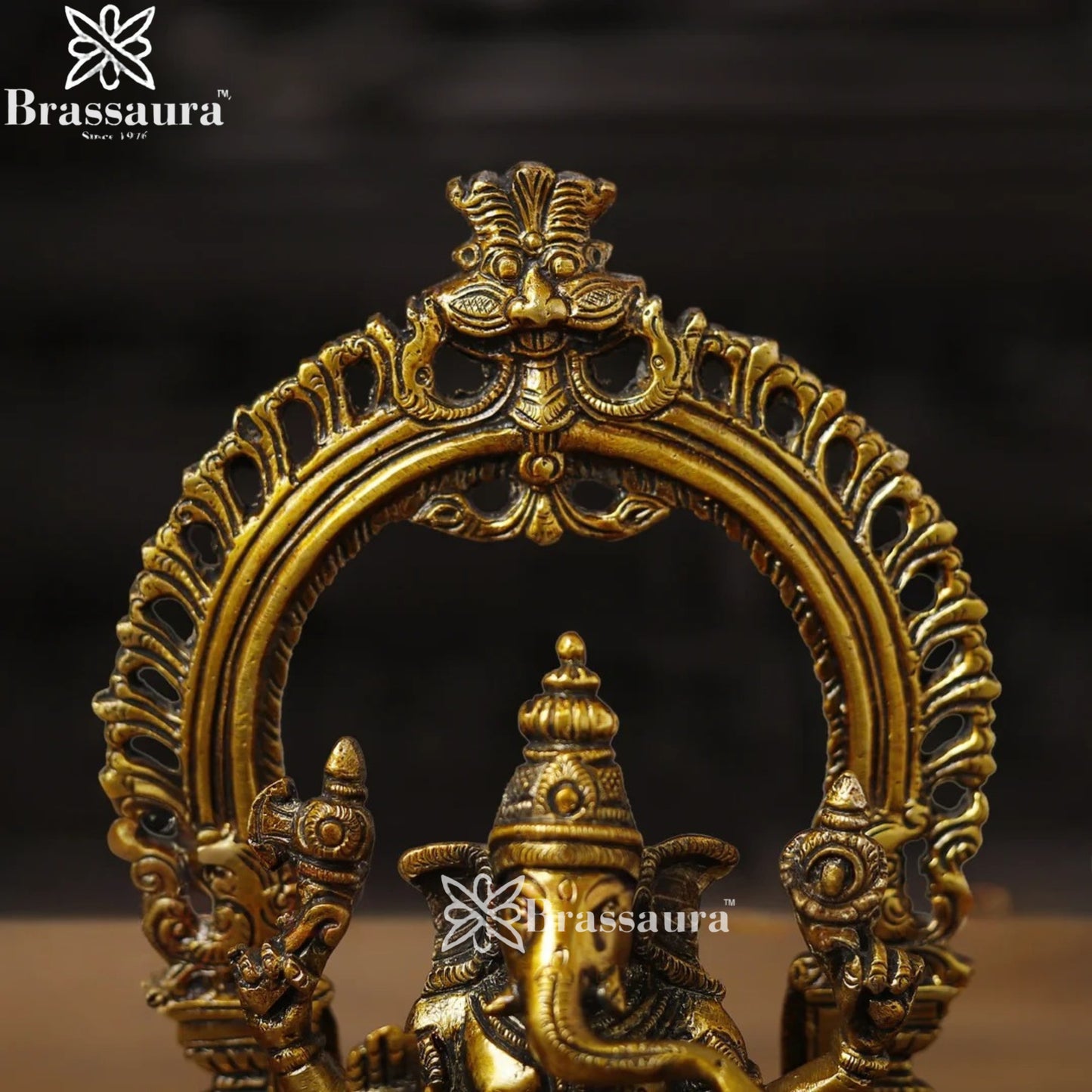Brass Superfine Ring Ganesha Weight 2.7 Kg & Height 9.5 Inch