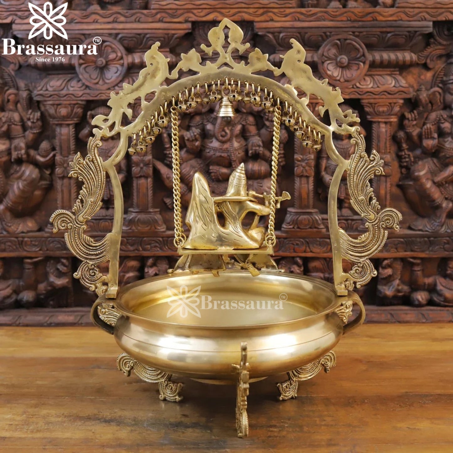 Brass Radha Krishna Urli Statue Weight 14.06 Kg And Height 23.5 Inch