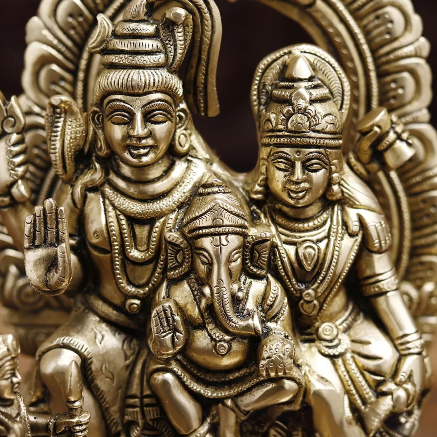 Brass Superfine Lord Shiv Parivaar Statue Weight 6.62 Kg And Height 12 Inch