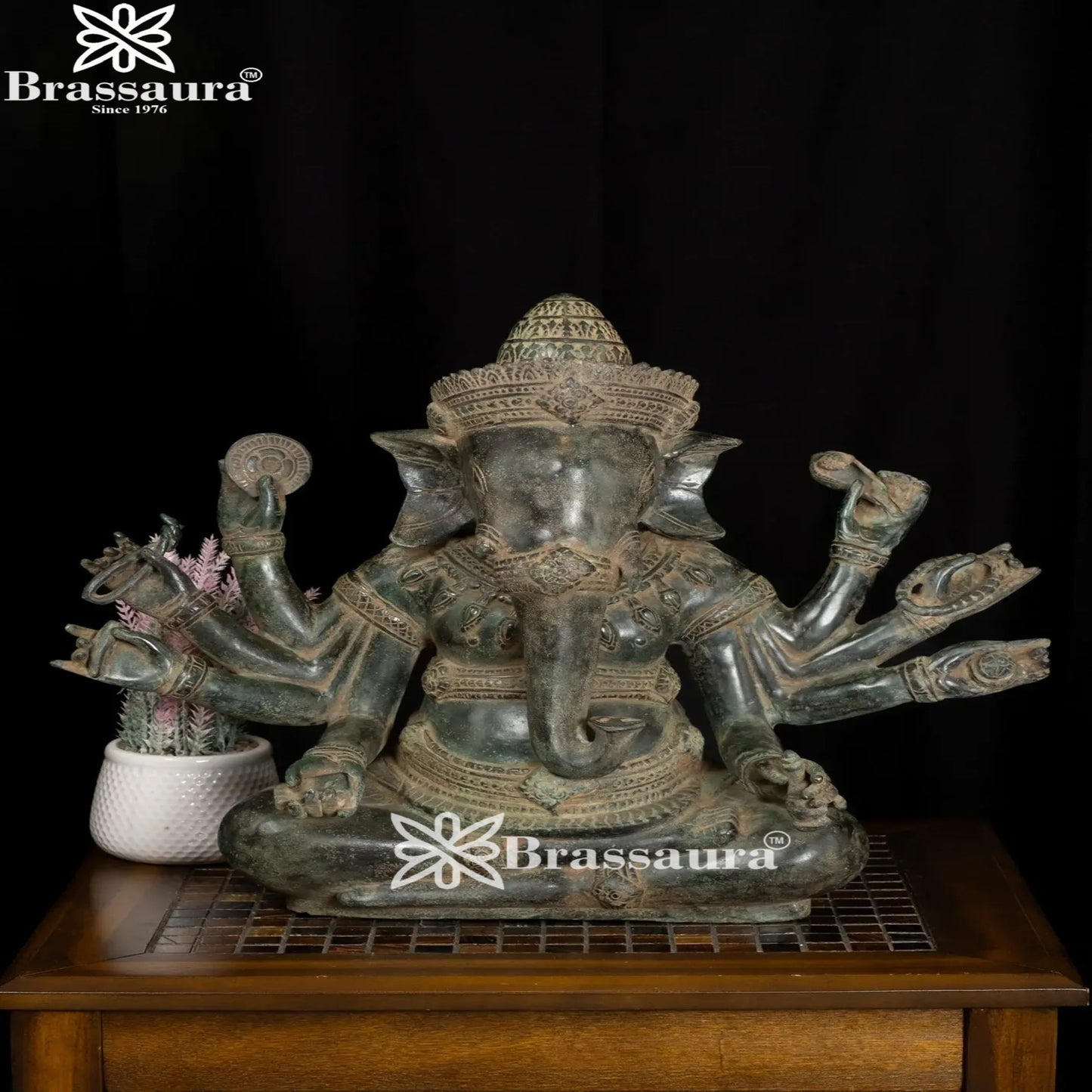 Bronze Ganesha Statue Weight 3.1 Kg And Height 13.5 Inch