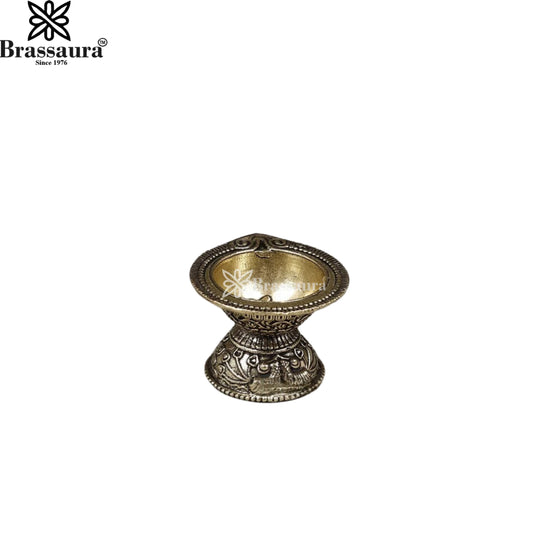 Brass Super Fine Diya Weight 0.032 Kg And Height 1.5 Inch