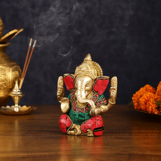 ब्रासोरा® मीनाकारी पीतल गणेश मूर्ति – 5 इंच ऊँचाई | लाल और हरे पत्थरों से हस्तनिर्मित | आध्यात्मिक उपहार और गृह सज्जा