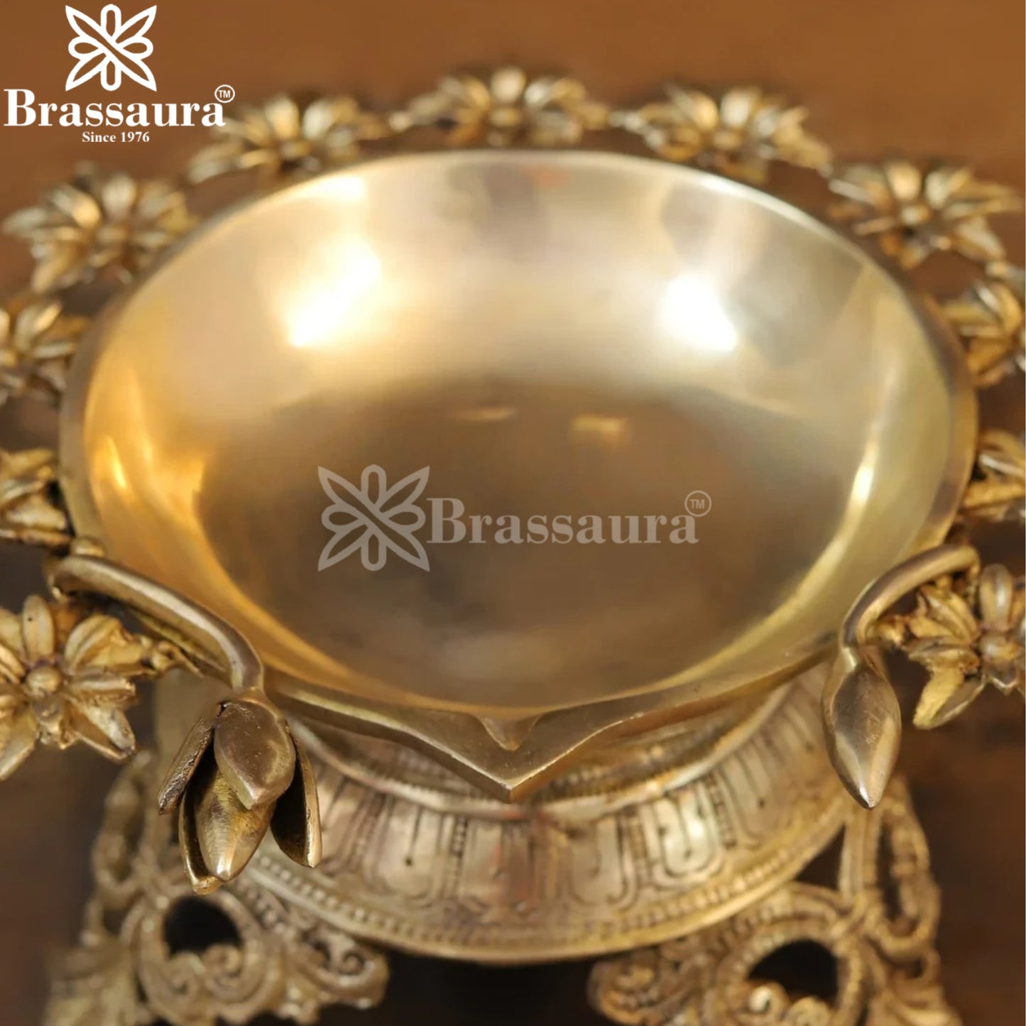 Brassaura™ Brass Urli Statue – Height 5 Inches & Weight 2.46 Kgs | Antique Finish Accent