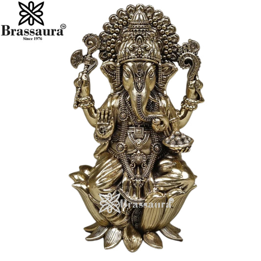 Brass Super fine Ganesha Statue Weight .288 Kg And Height 7.5 Inch