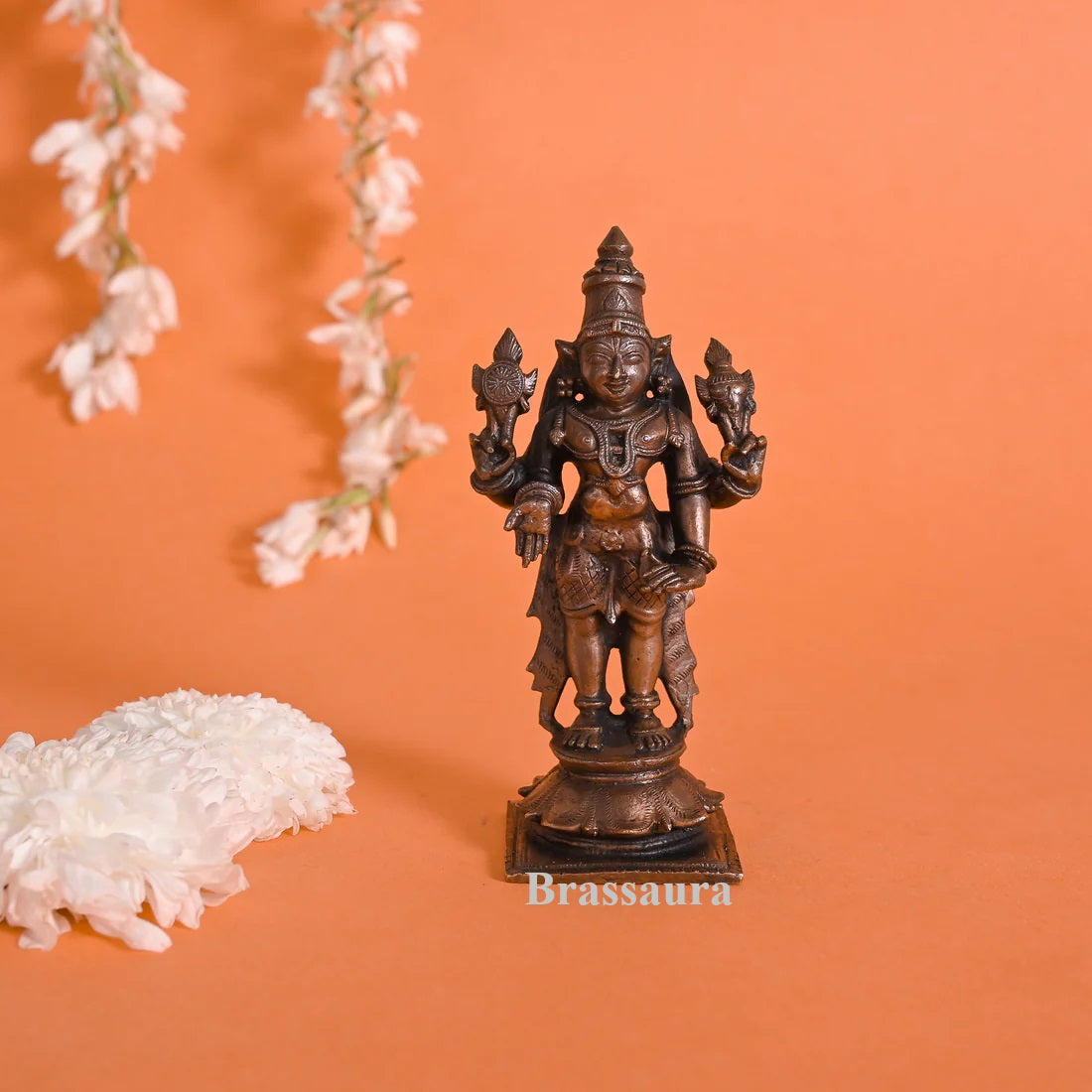 Copper Narayana Idol For Home Decor Weight .350 Kg And Height 5 Inch