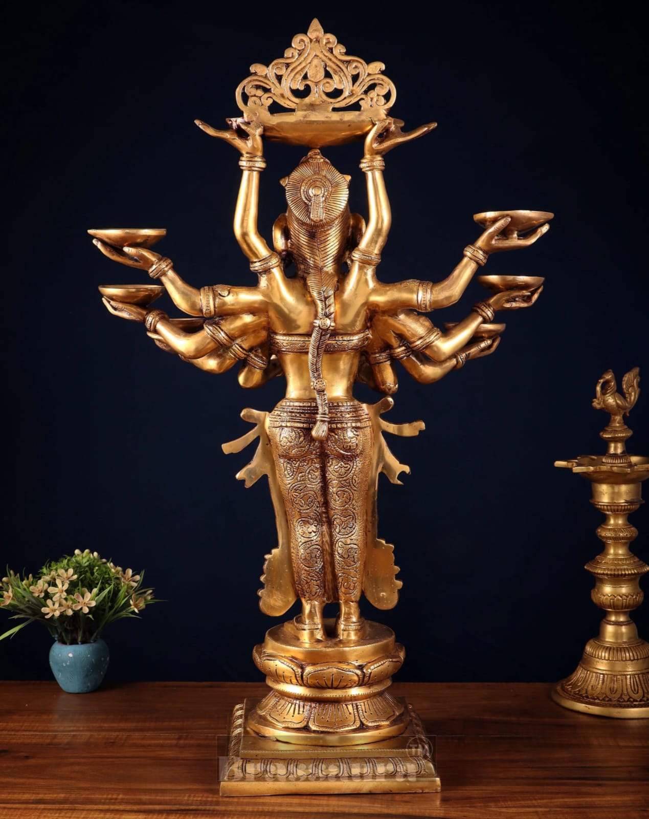 Brassaura™ Brass Deep Lakshmi Statue with 7 Diyas & Urli – Height 28 Inches | Handcrafted Goddess Idol, 18 Kgs