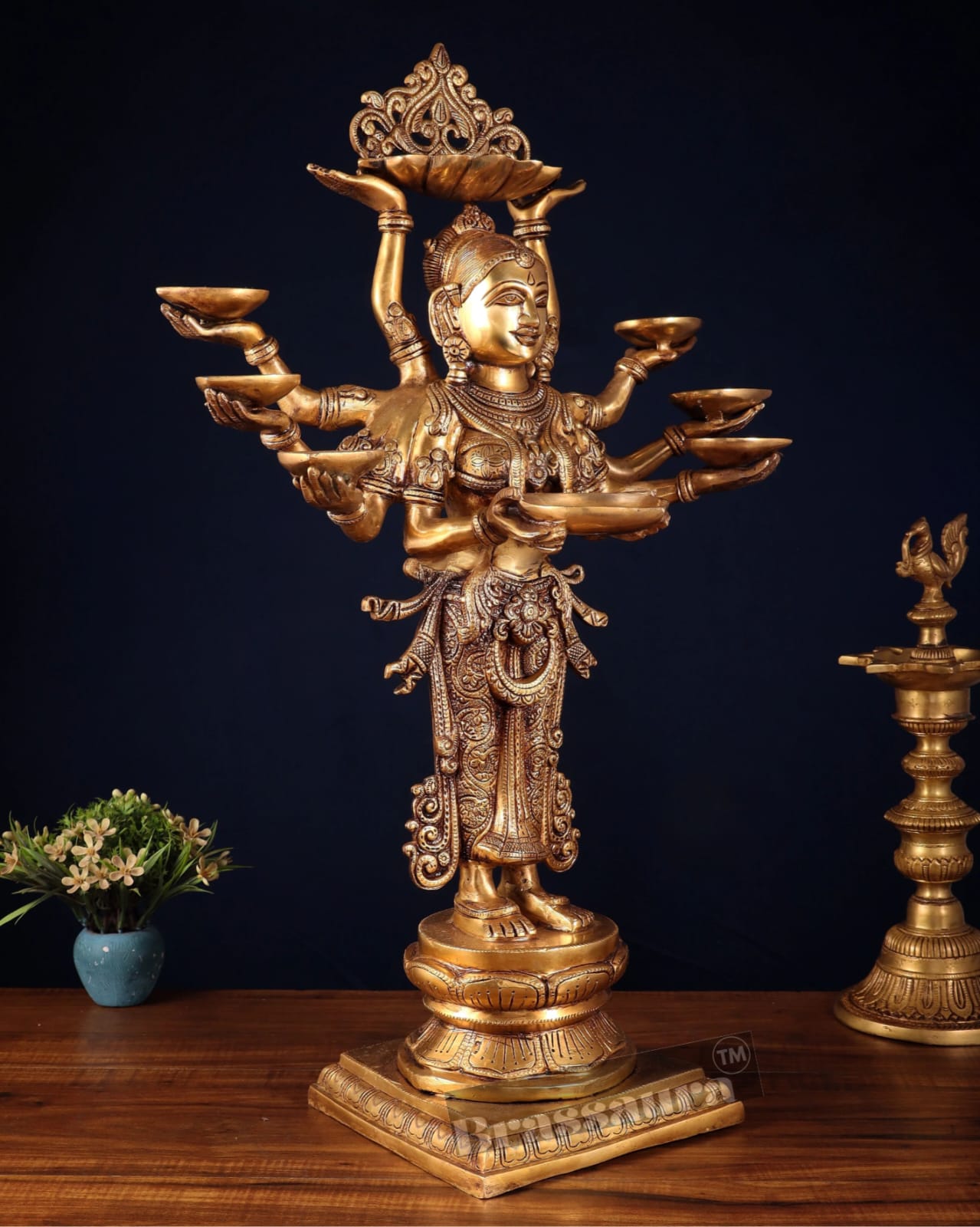 Brassaura™ Brass Deep Lakshmi Statue with 7 Diyas & Urli – Height 28 Inches | Handcrafted Goddess Idol, 18 Kgs