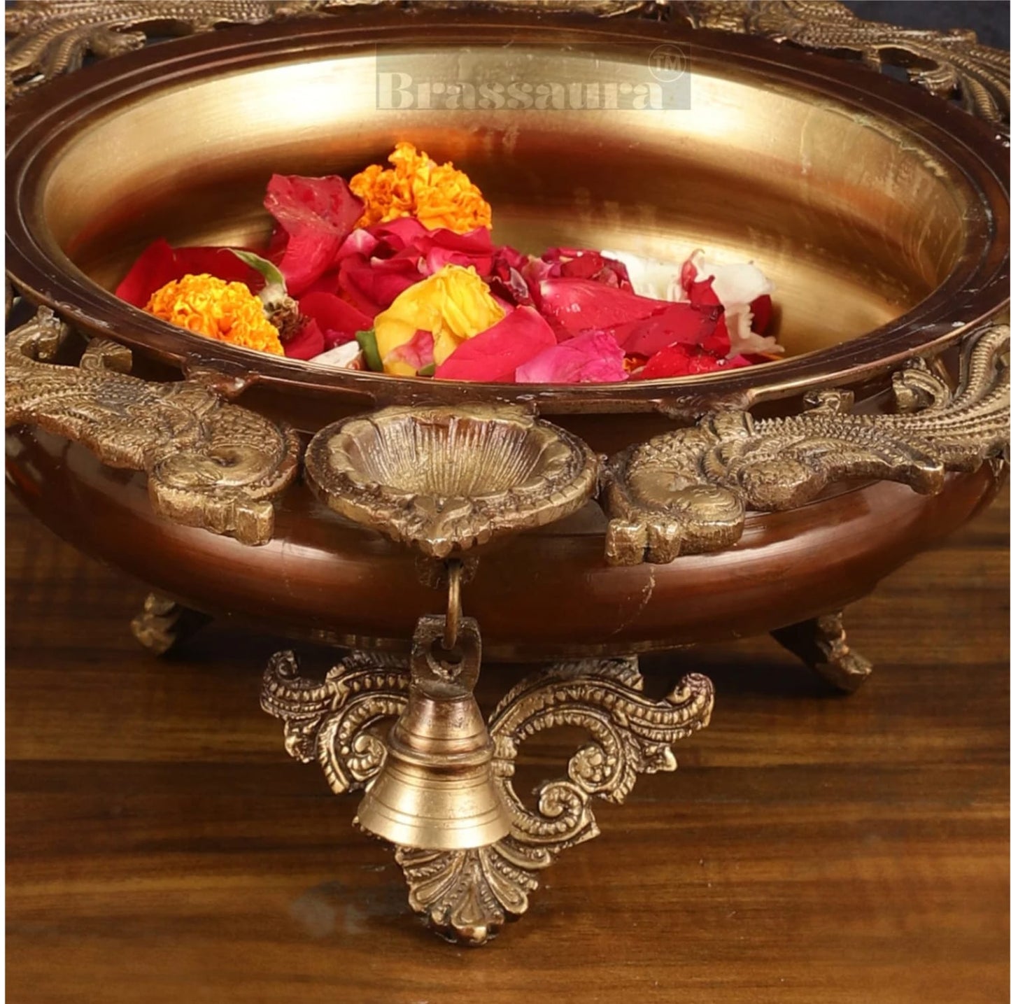 Brassaura™ Pure Brass Urli with Diyas – 5.5 kgs, 4.5 Inches Height – Traditional Decorative Bowl for Festive Home Decor