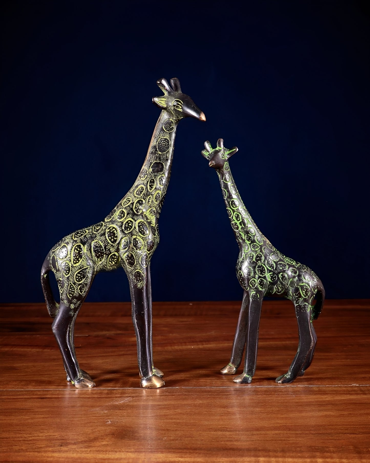 Brassaura™ Brass Giraffe Pair – Height 9 & 7 Inches | Weight 1.2 Kgs | Decorative Accent Showpiece
