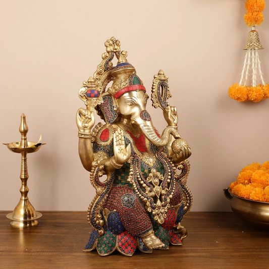 ब्रासौर (Brassaura®) शुद्ध पीतल के कमल पर विराजमान भगवान गणेश | हस्तनिर्मित स्टोनवर्क मूर्ति | ऊँचाई 21 इंच