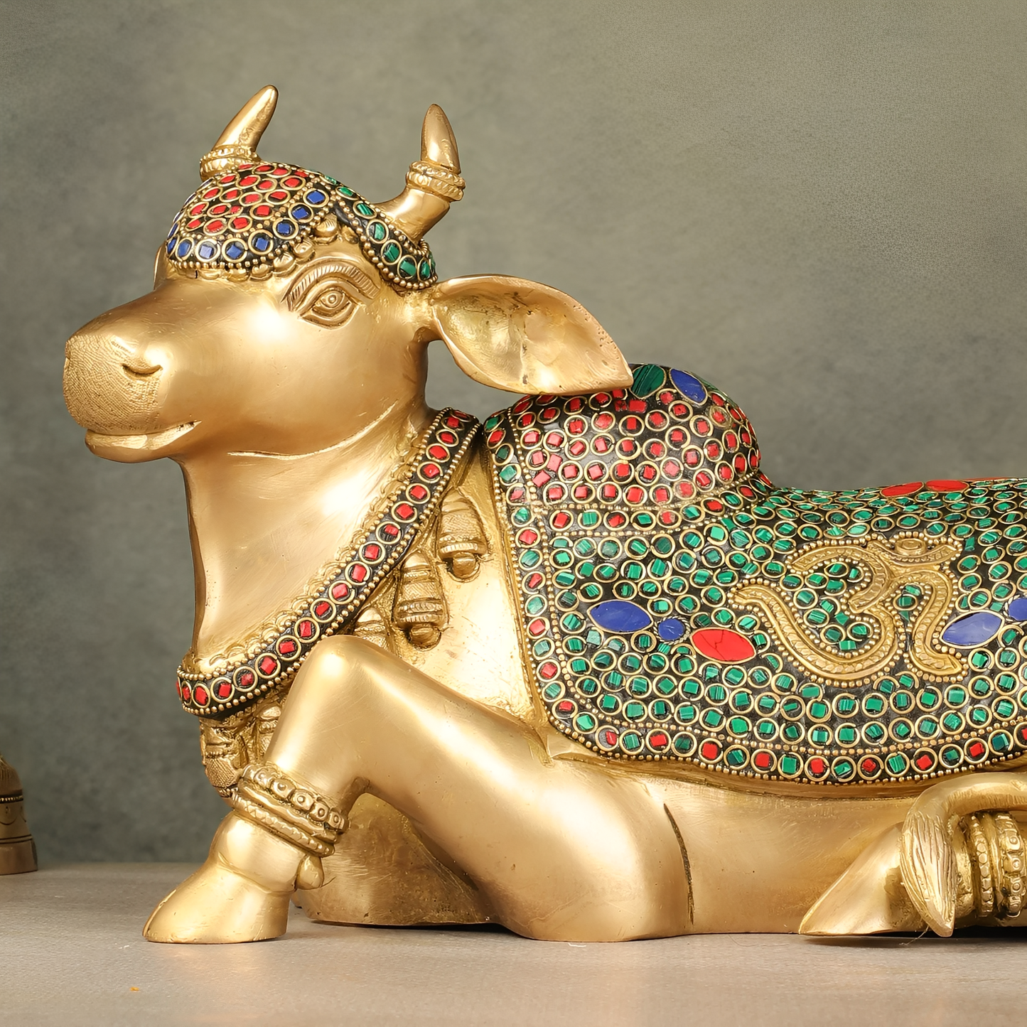 Brassaura™ Handcrafted Brass Nandi Statue – Height 7.5 Inches & Weight 7 Kgs | Devotional Sculpture