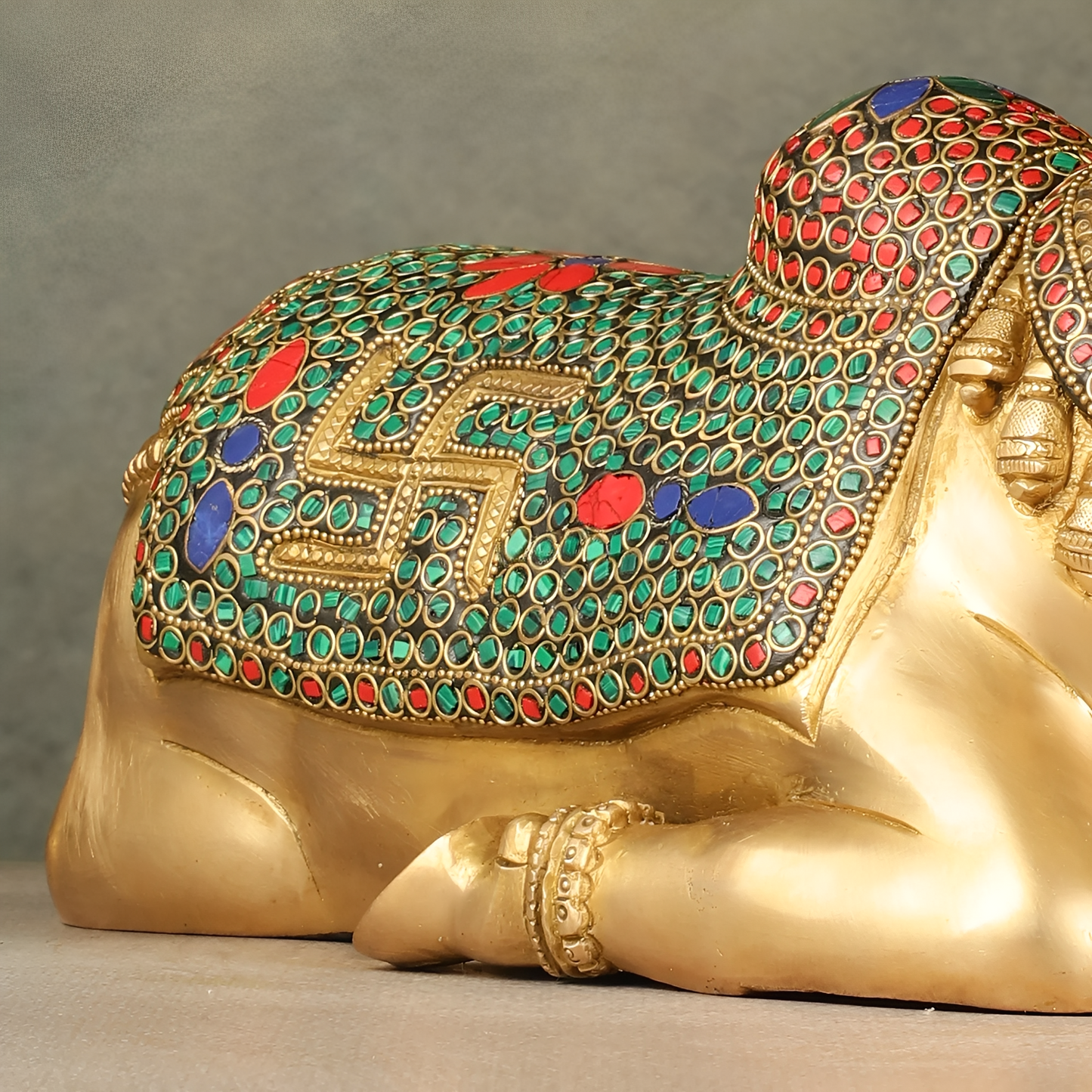 Brassaura™ Handcrafted Brass Nandi Statue – Height 7.5 Inches & Weight 7 Kgs | Devotional Sculpture