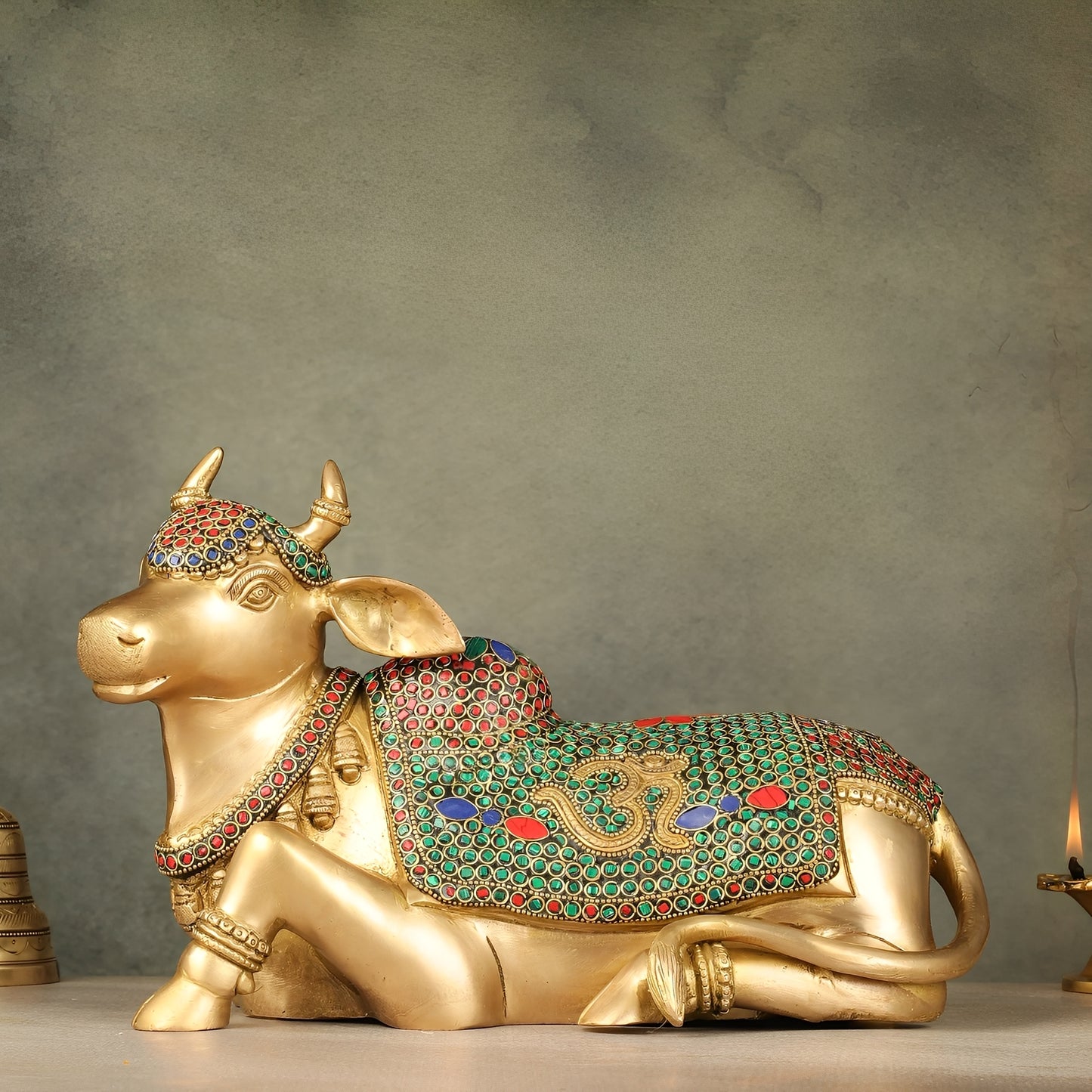 Brassaura™ Handcrafted Brass Nandi Statue – Height 7.5 Inches & Weight 7 Kgs | Devotional Sculpture