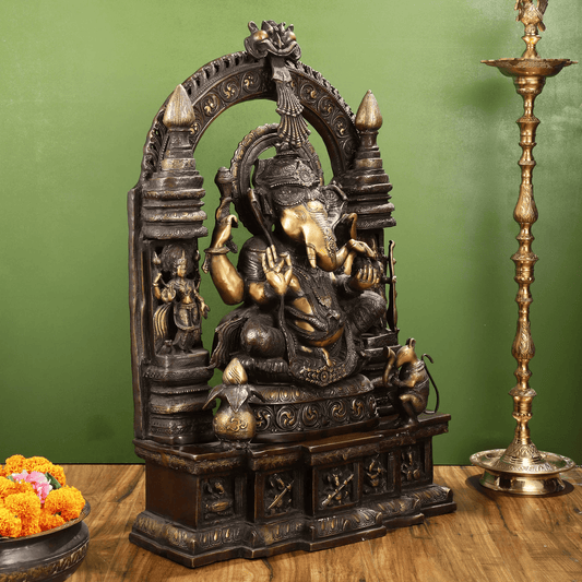 Brassaura® हस्तनिर्मित पीतल गणेश मंदिर की मूर्ति | संगीत वादन करते हुए गणेश जी के साथ दिव्य त्रिमूर्ति | ऊंचाई 33 इंच