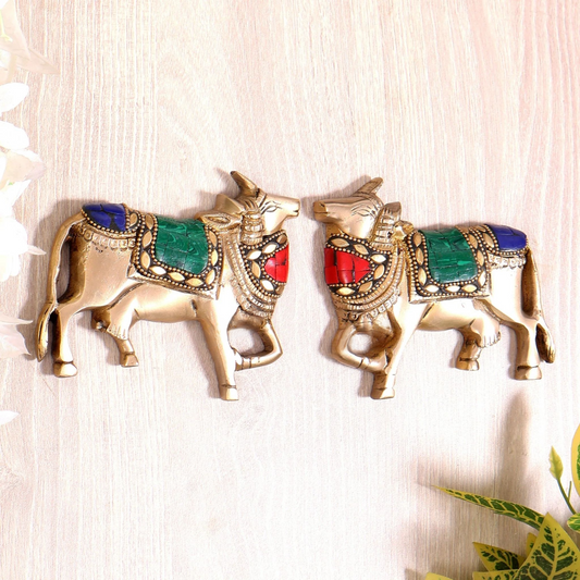 Brassaura® Pure Superfine Brass Handcrafted Nandi Bull Wall Hanging Pair | Sacred Nandi Ox Wall Décor with Meenakari Detailing for Home Temple & Pooja Room | 5 Inches, 1.1 Kg